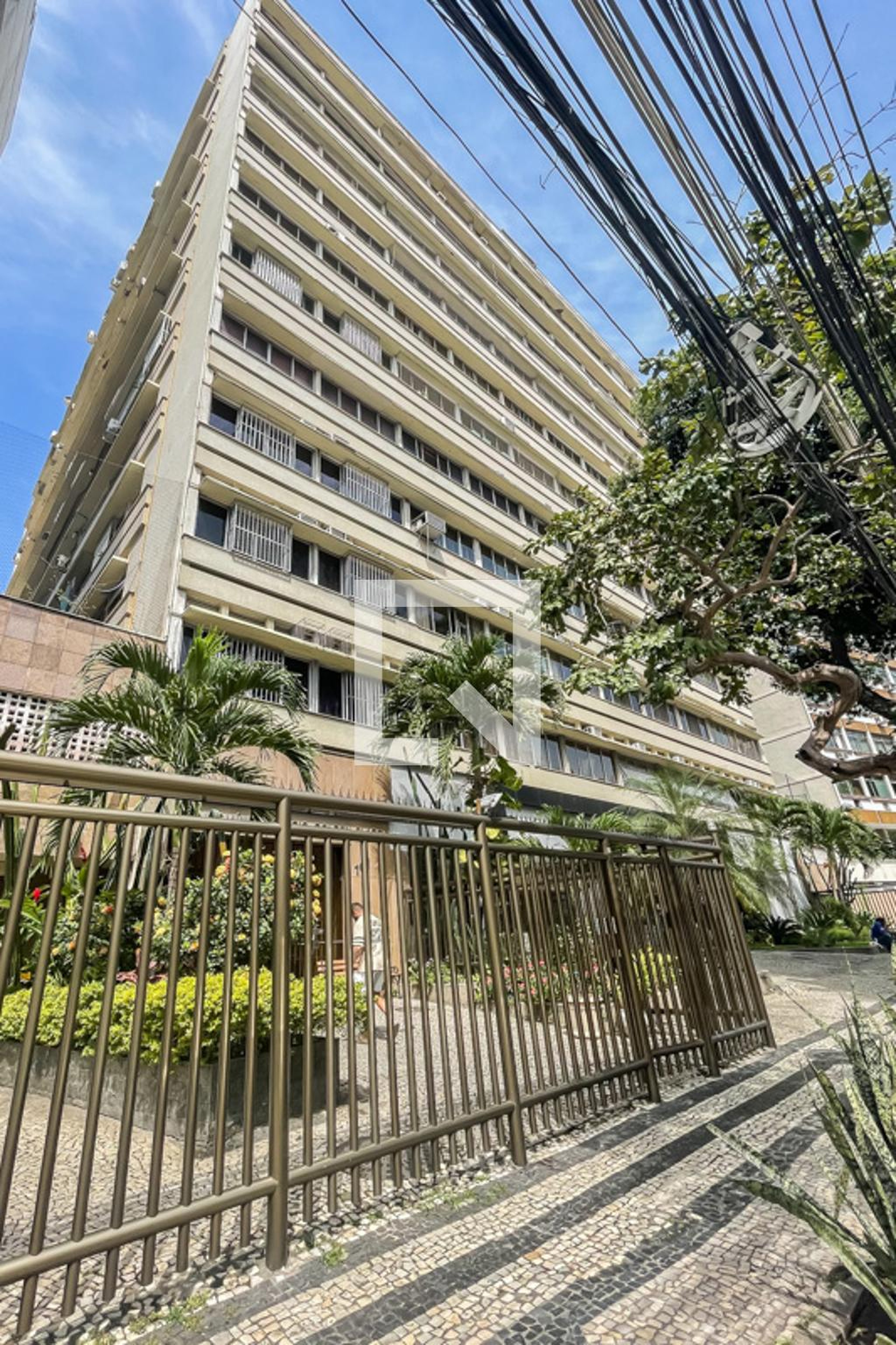 Fachada Condomínio em Rua Conde de Bonfim, 401