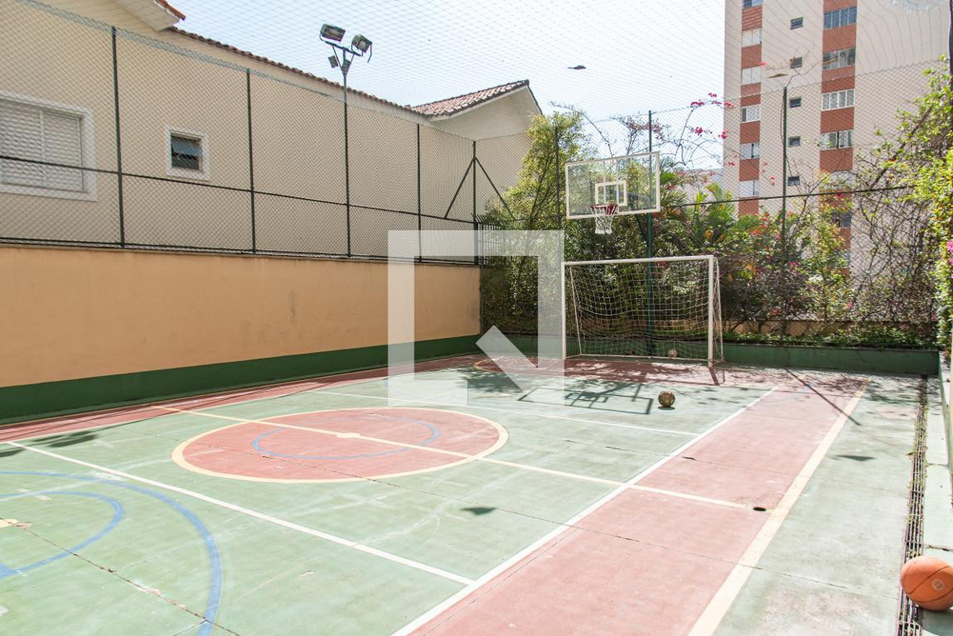 Quadra poliesportiva - Torres de Mariana