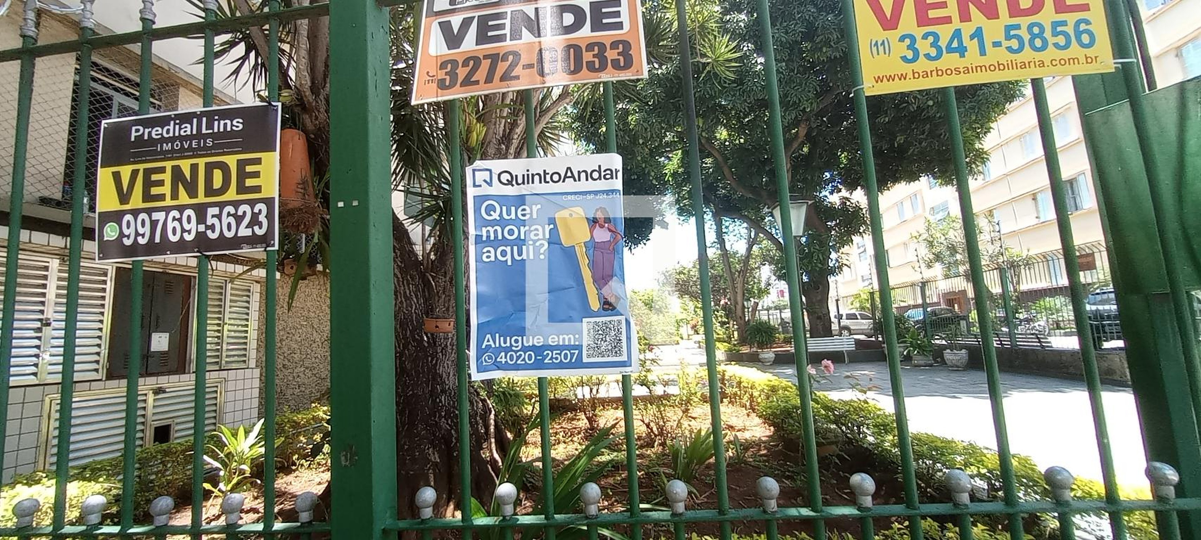 Fachada Condomínio em Rua Professor Demóstenes B. Figueira Marques, 13