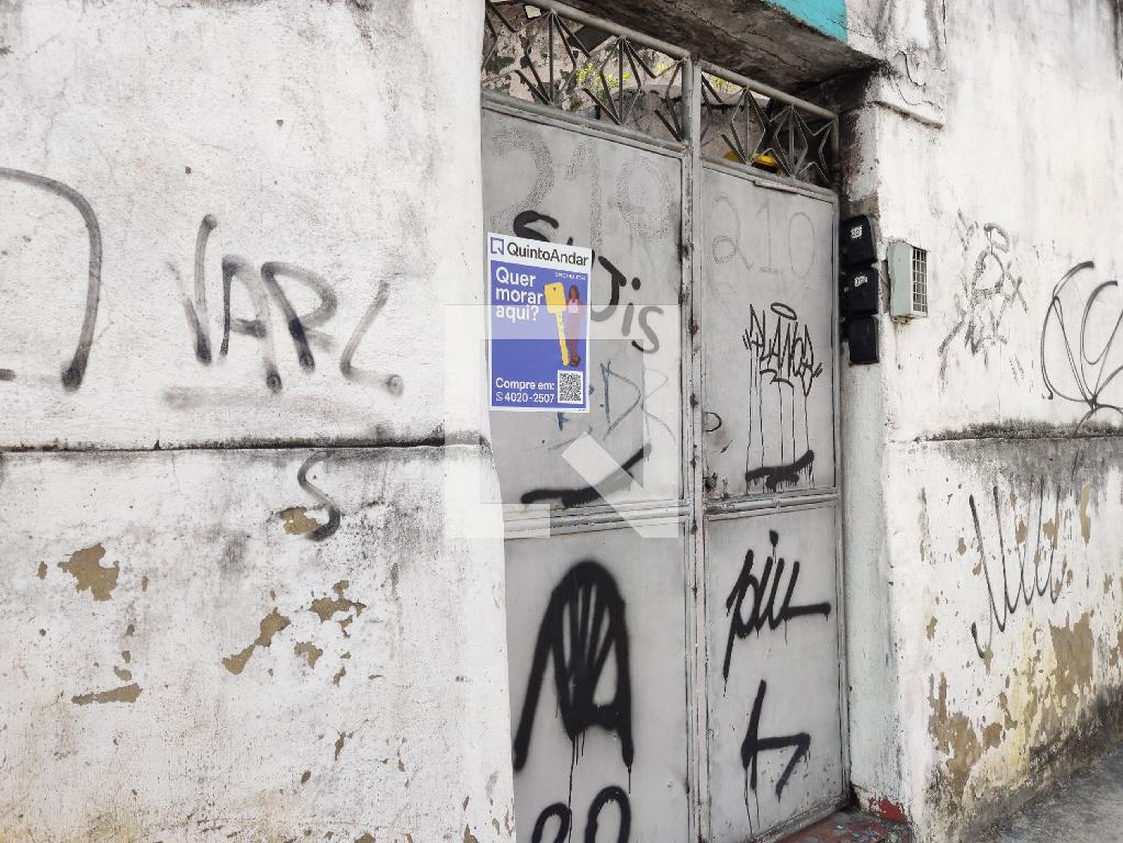 Fachada do Prédio Condomínio em Rua Arquias Cordeiro, 210