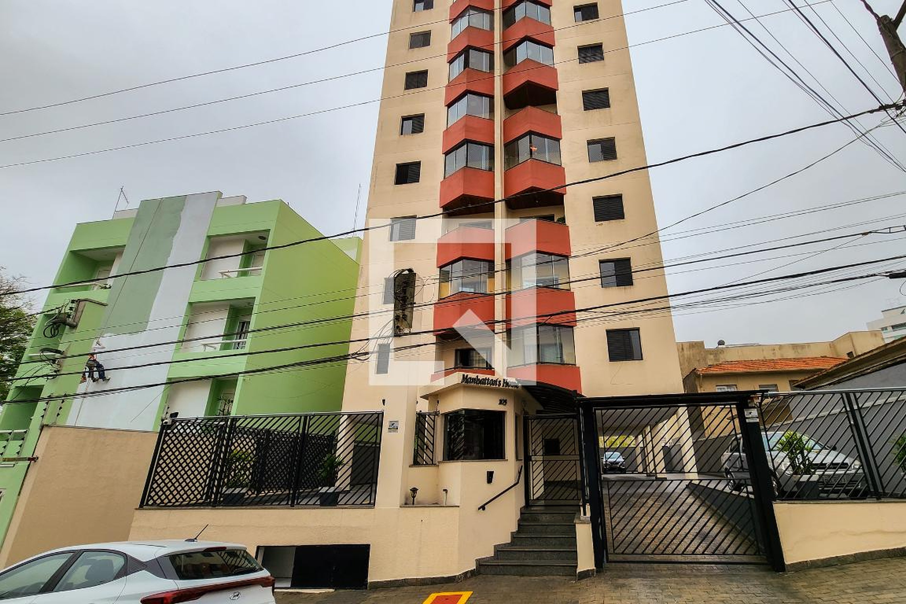 Fachada do Condomínio Condomínio Manhatans Home