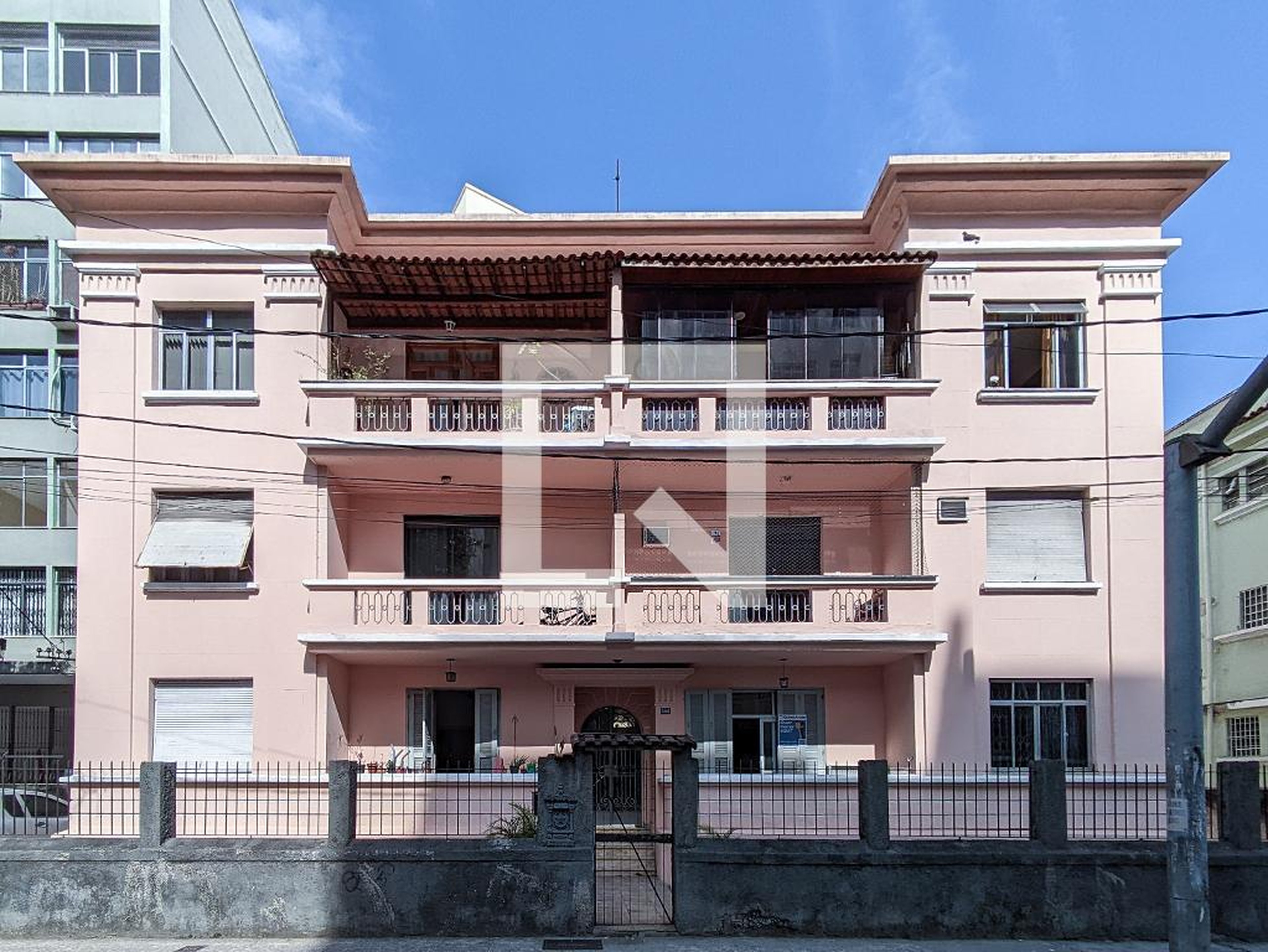 Fachada do Prédio Condomínio em Rua Uruguai, 356