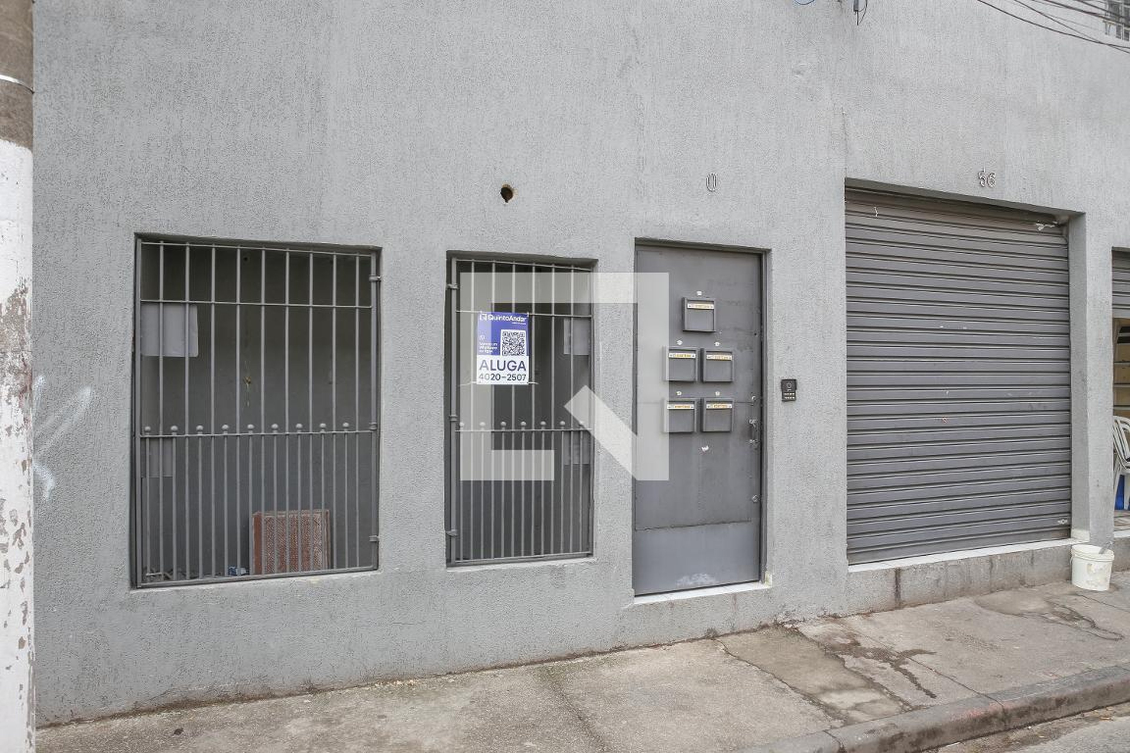 Fachada Condomínio em Rua Menfis, 60