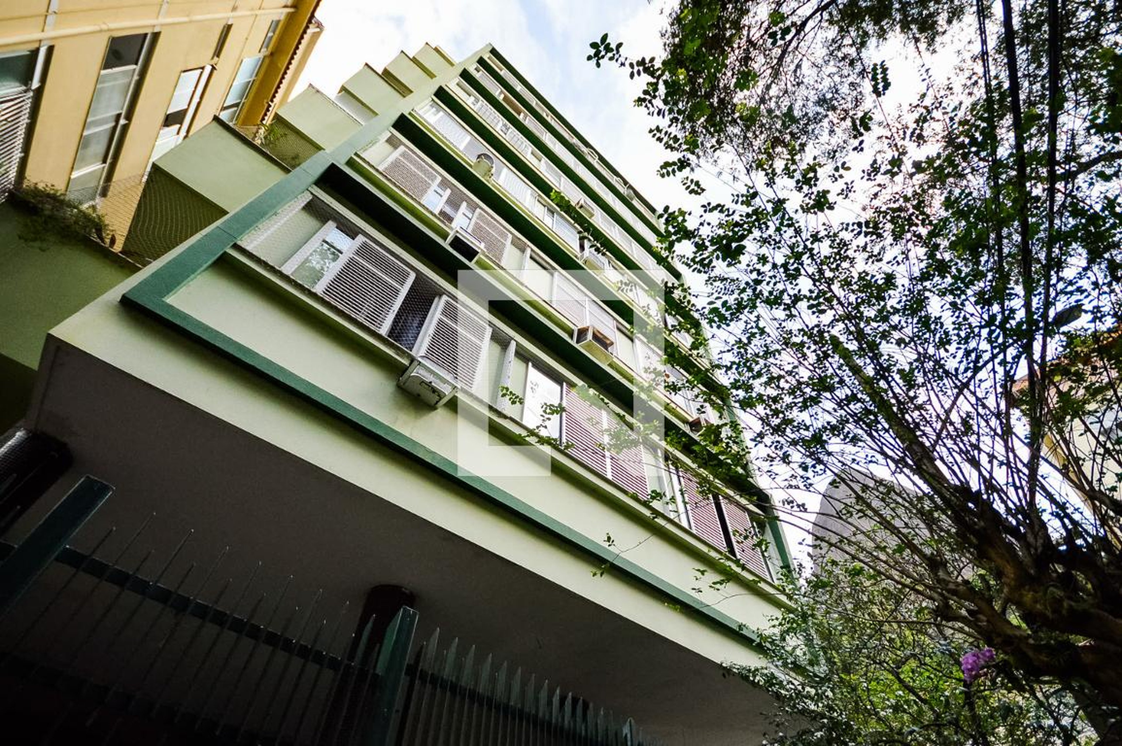 Fachada Condomínio em Avenida Engenheiro Richard, 273