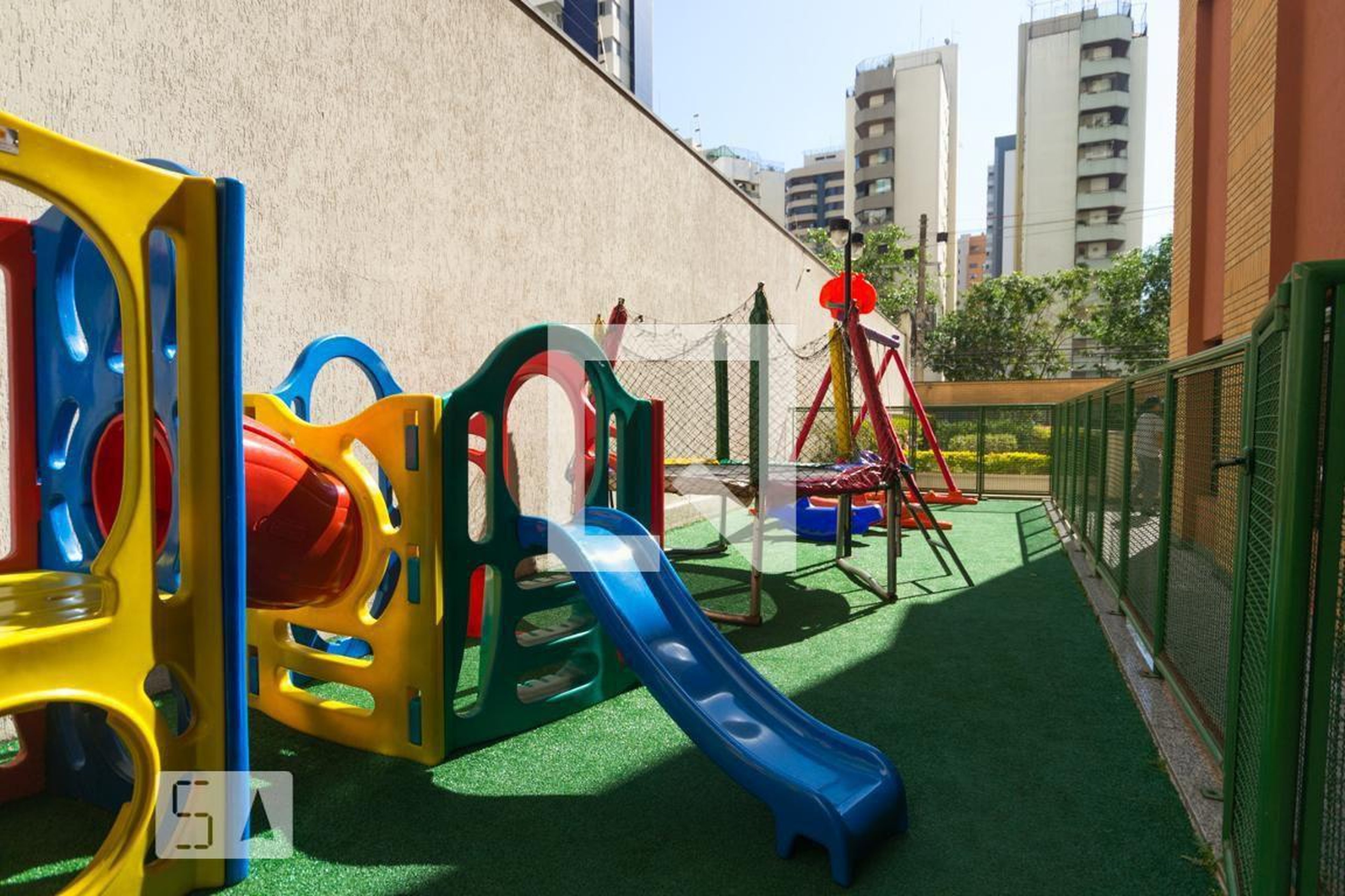 Playground - Ile de La Cité