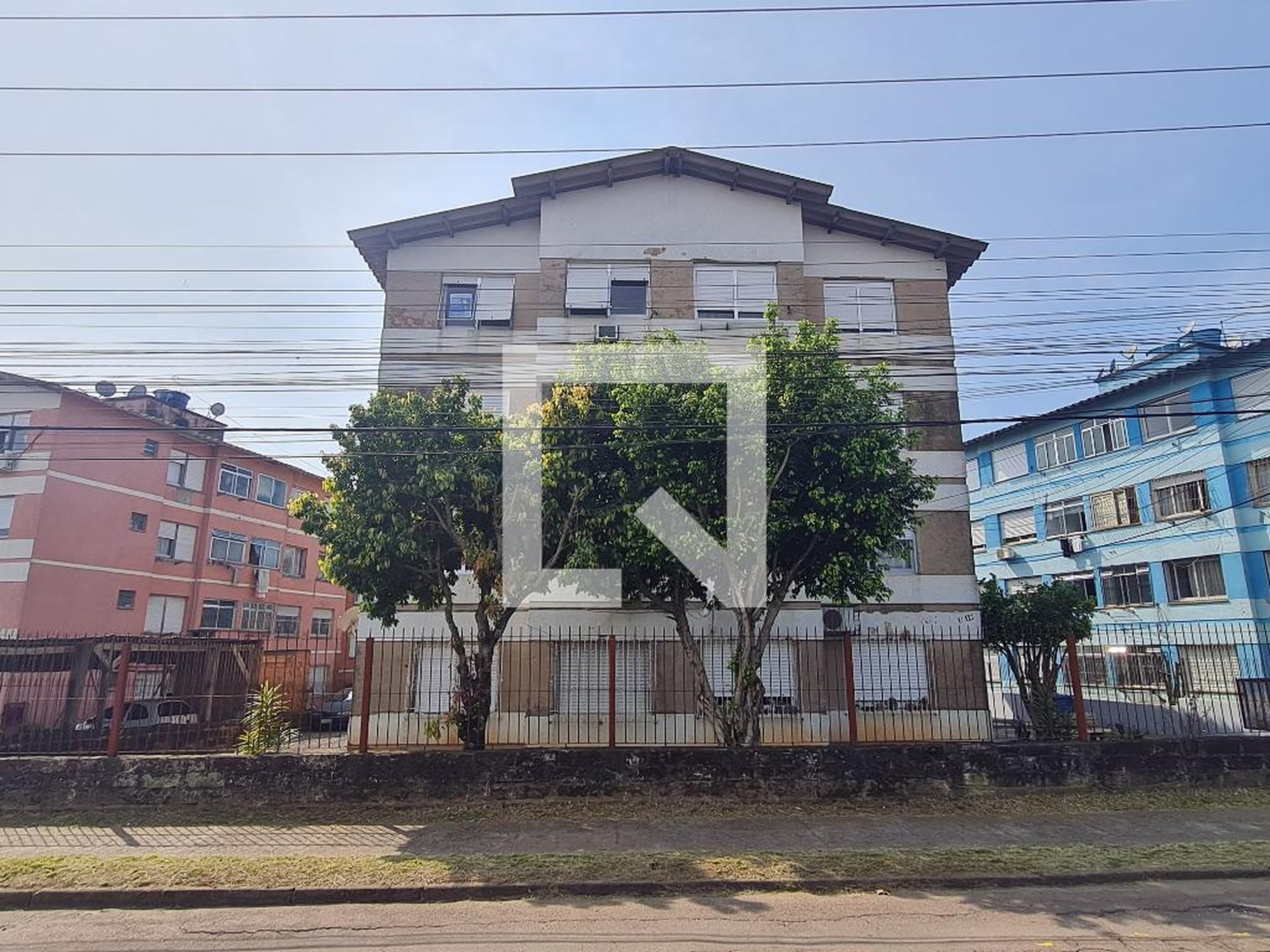 Fachada do Condomínio Condomínio em Avenida Bernardino Silveira Amorim, 3330