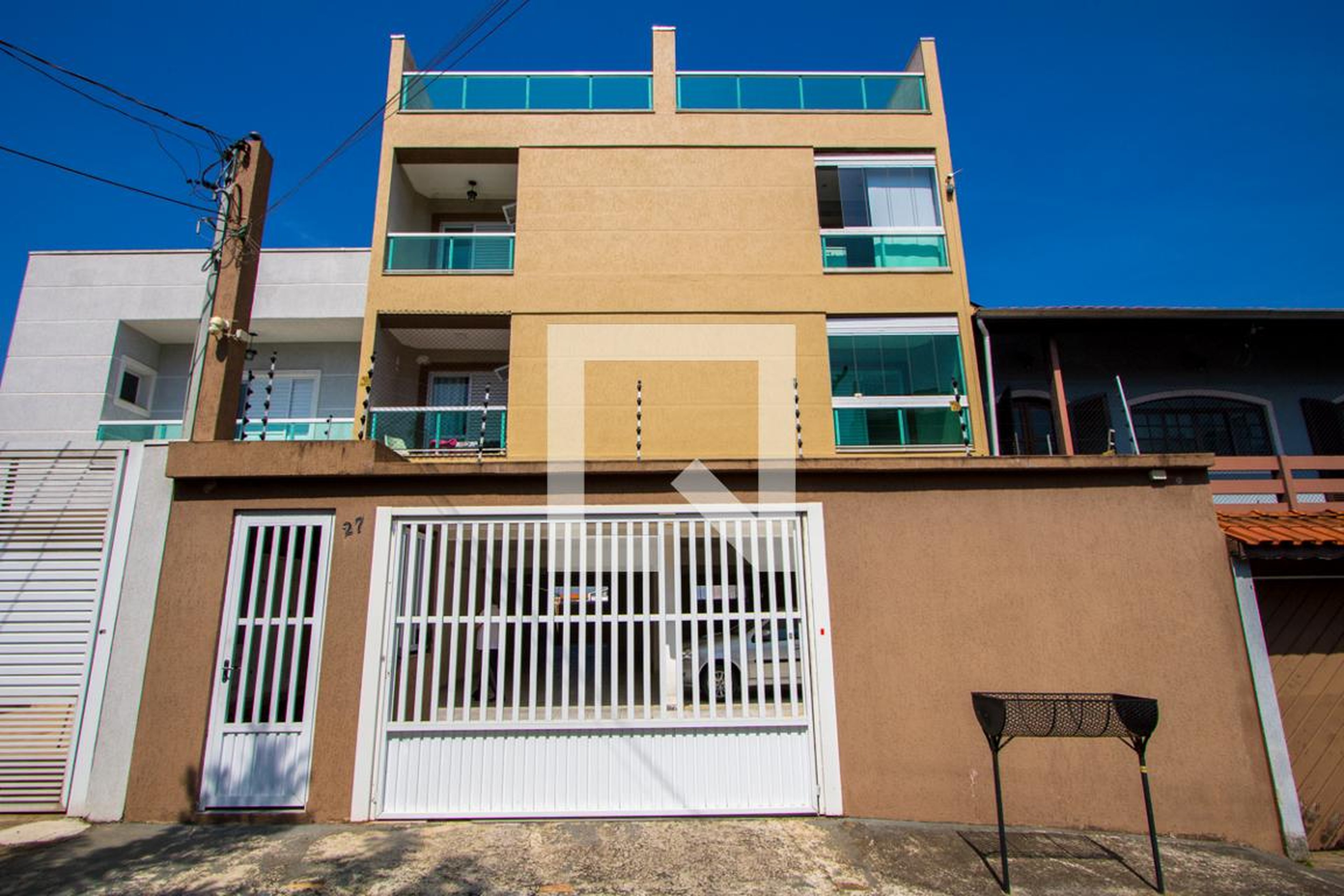 Fachada Condomínio em Rua Anapurus, 27