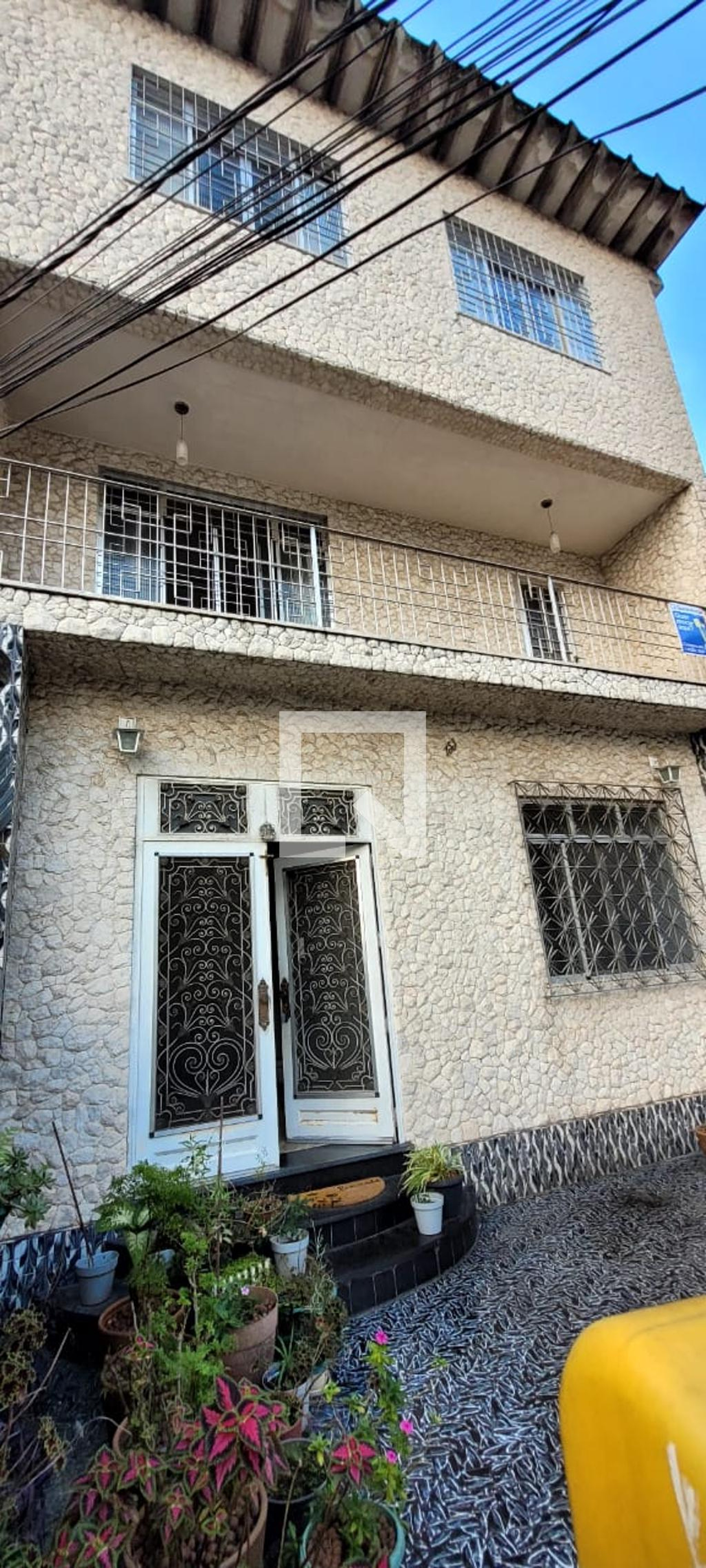 Fachada Condomínio em Rua Pereira da Costa, 153