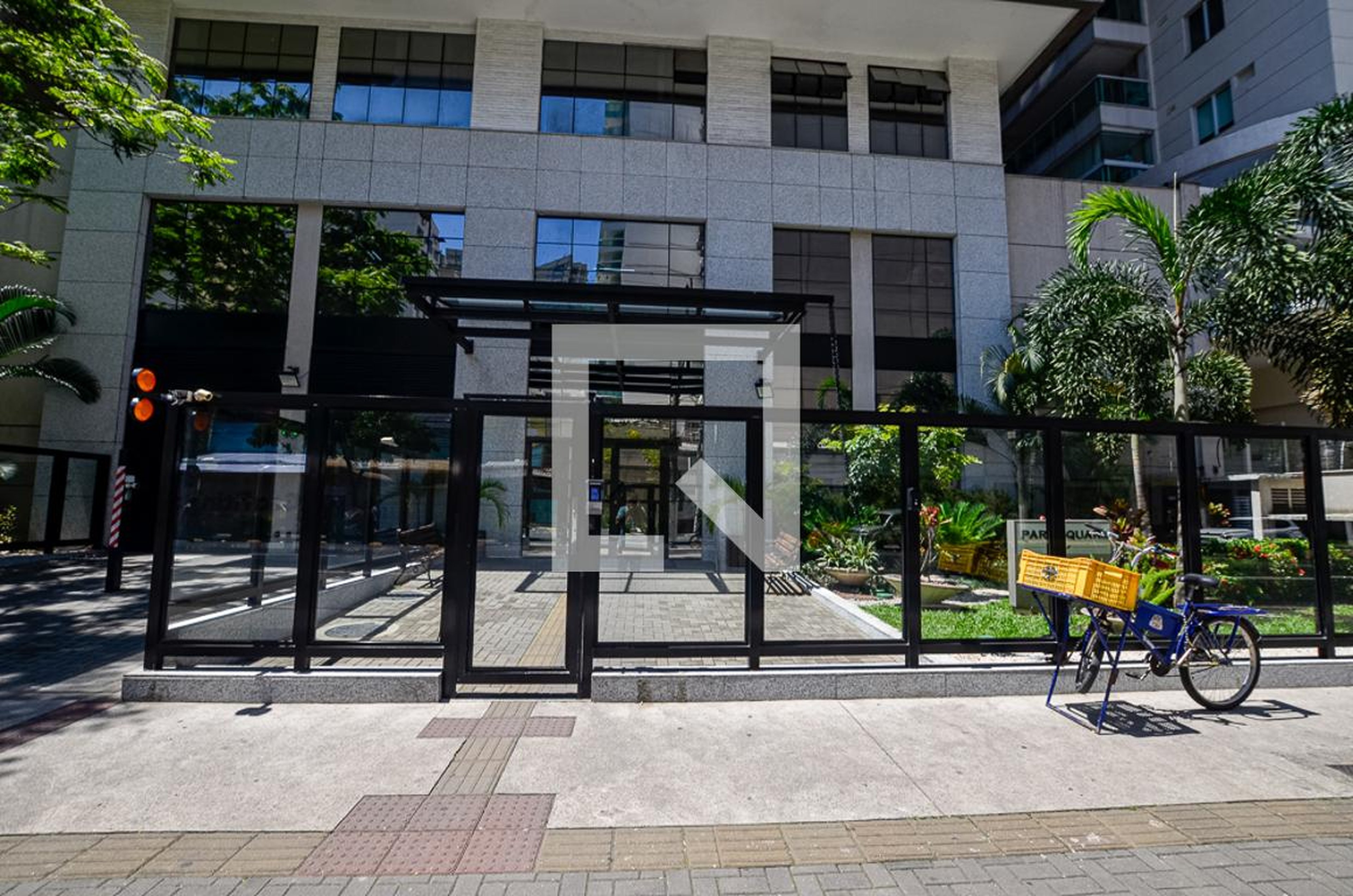 Entrada - Park Square