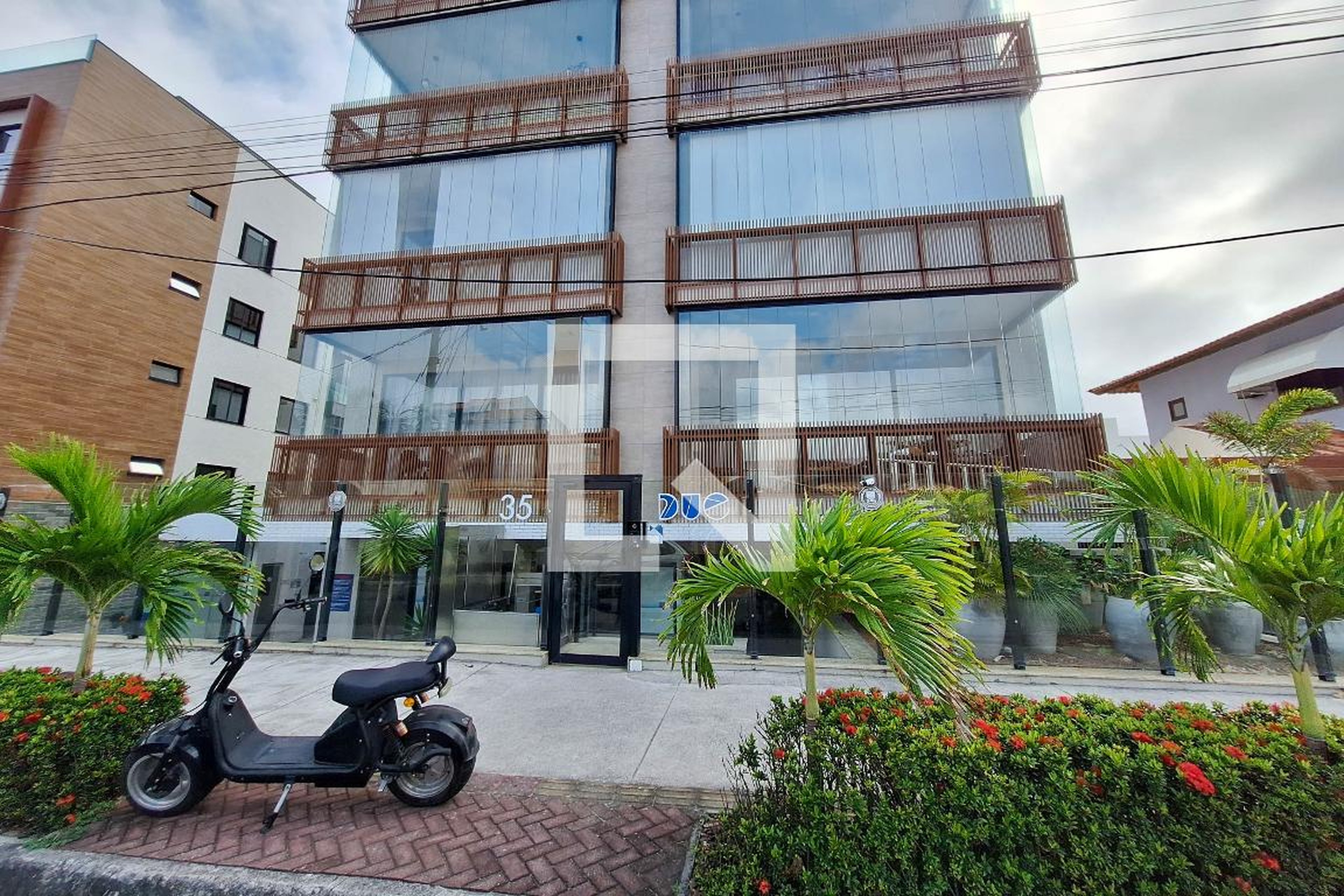 Fachada Condomínio em Rua Doutor Ernâni Luís da Cunha, 35