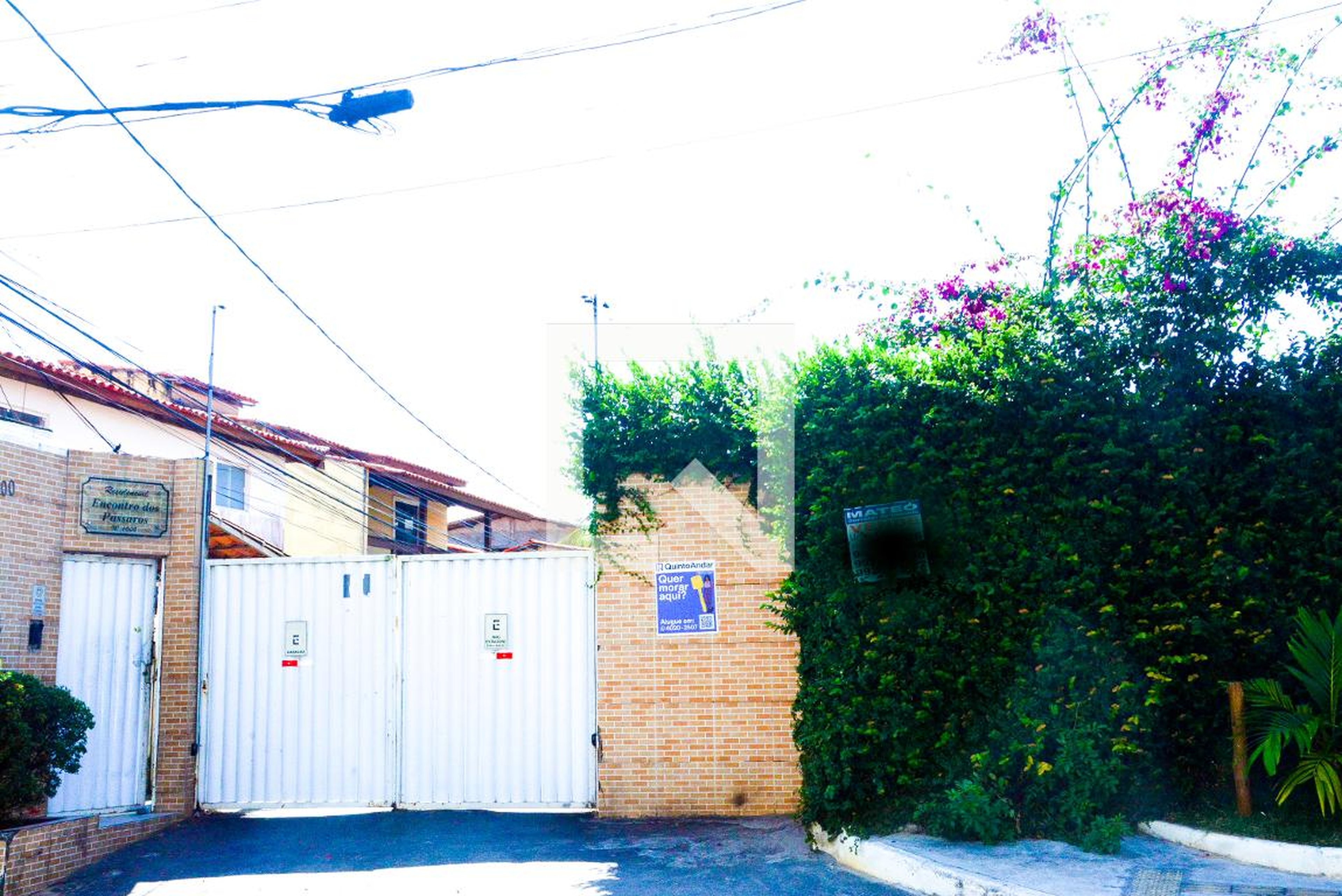 Fachada do condomínio Residencial Encontro dos Pássaros