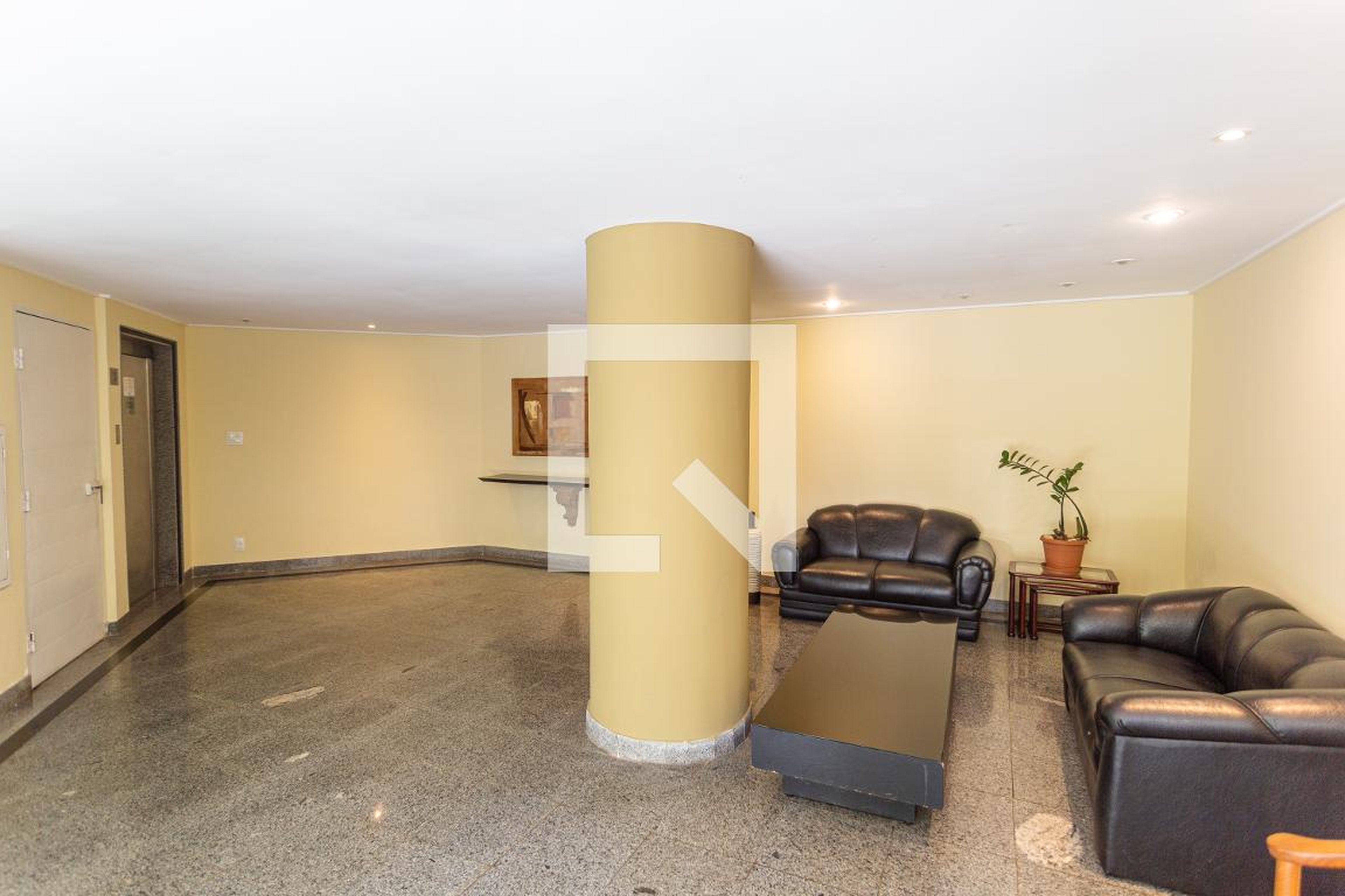 Hall de Entrada - Edifício Candeias