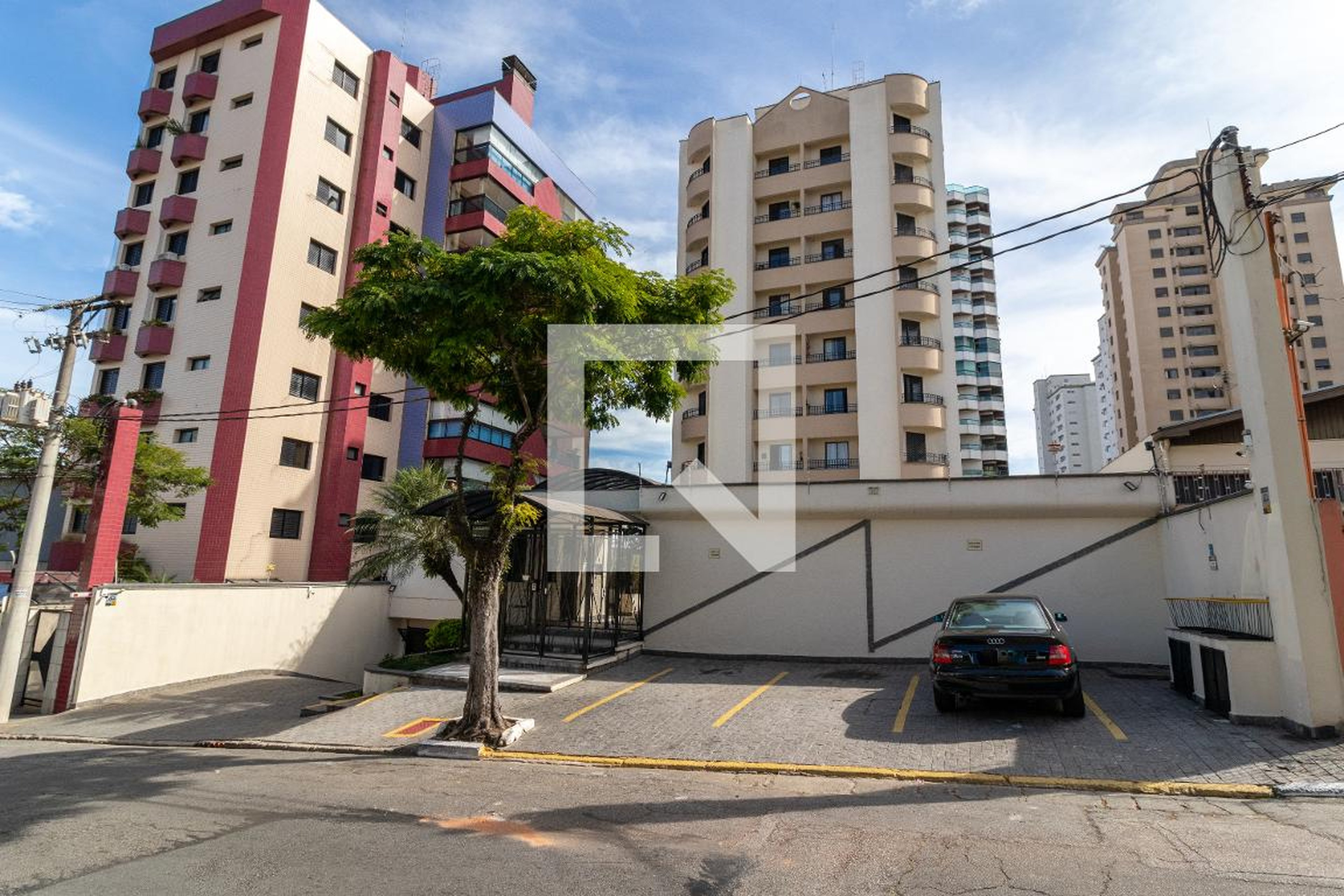 Fachada do Condomínio Condomínio Evora