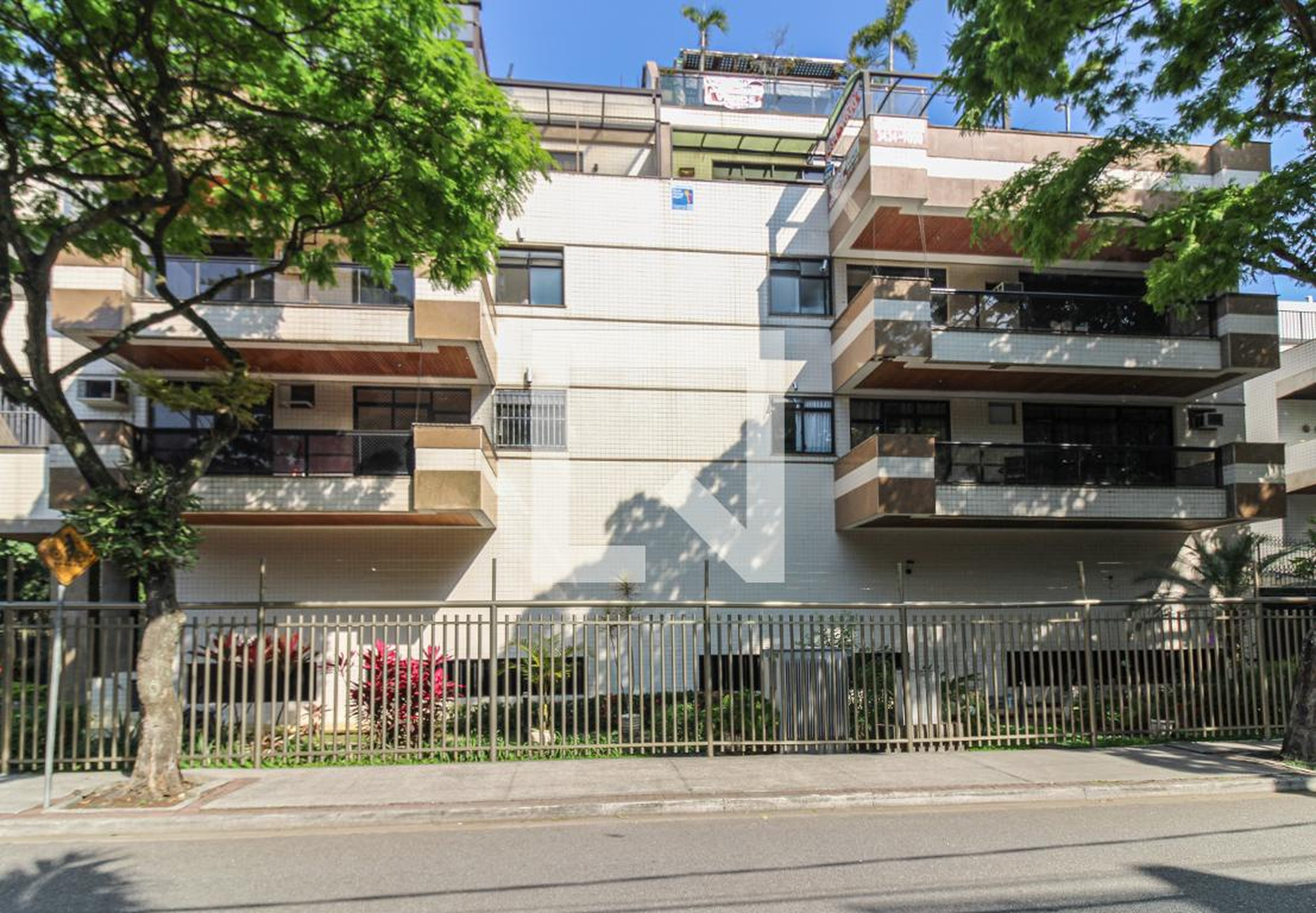 Fachada Condomínio em Avenida Glaucio Gil, 595