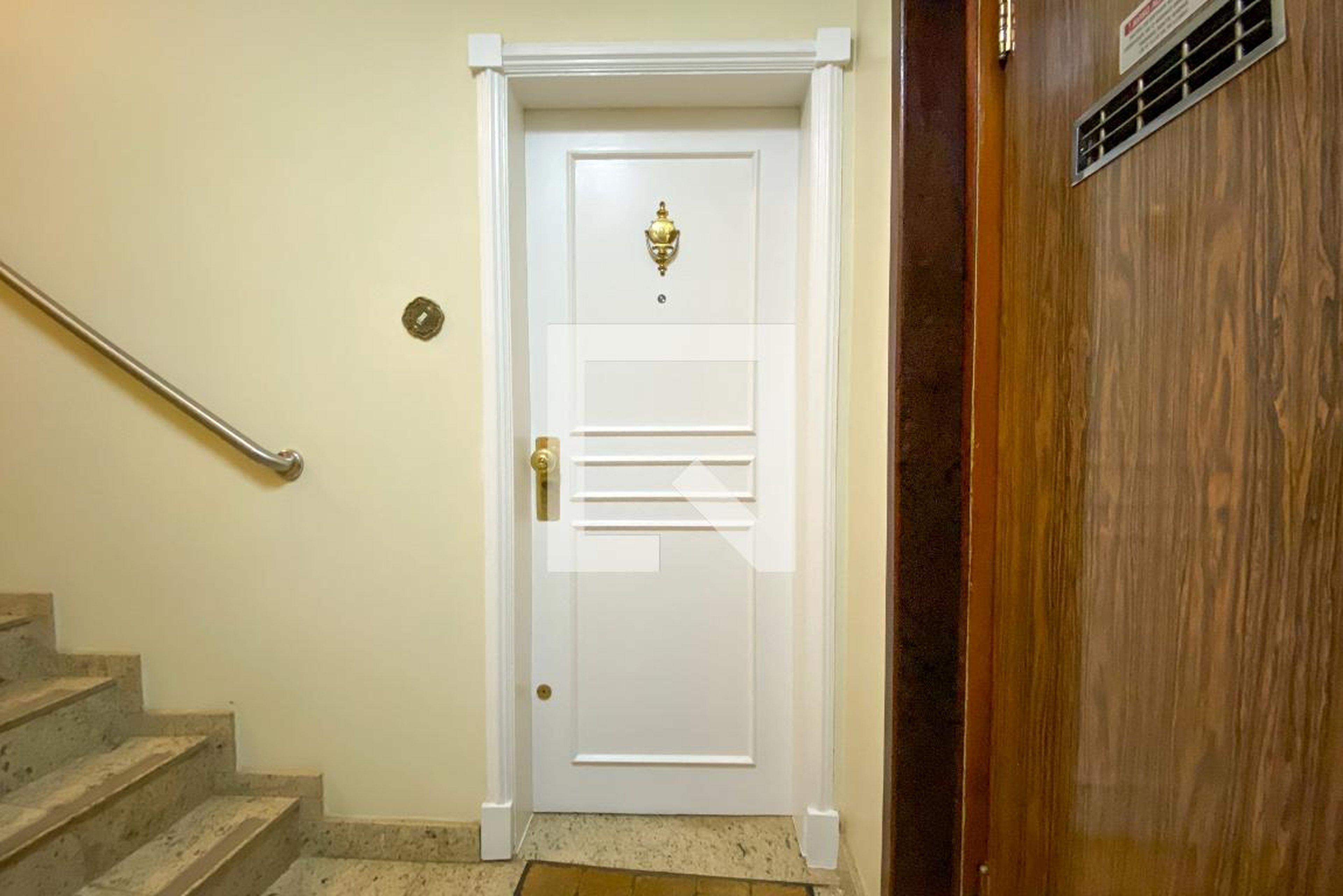 Hall - null