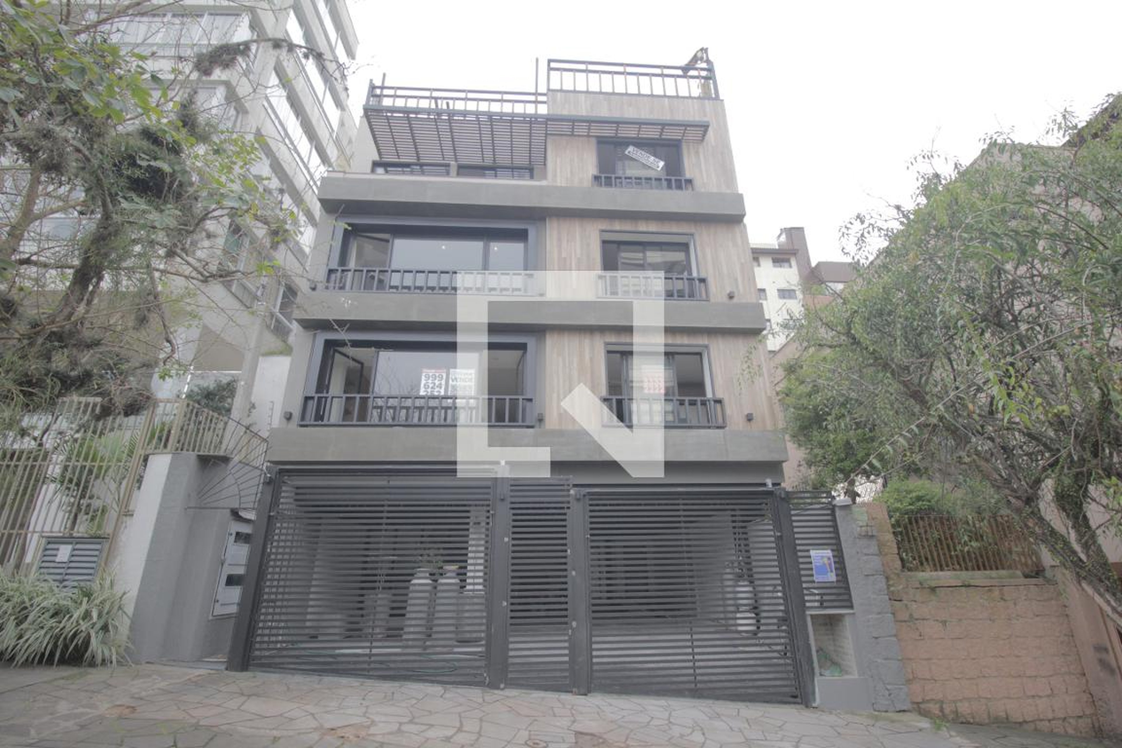 Fachada do Prédio Condomínio em Avenida Itajaí, 55