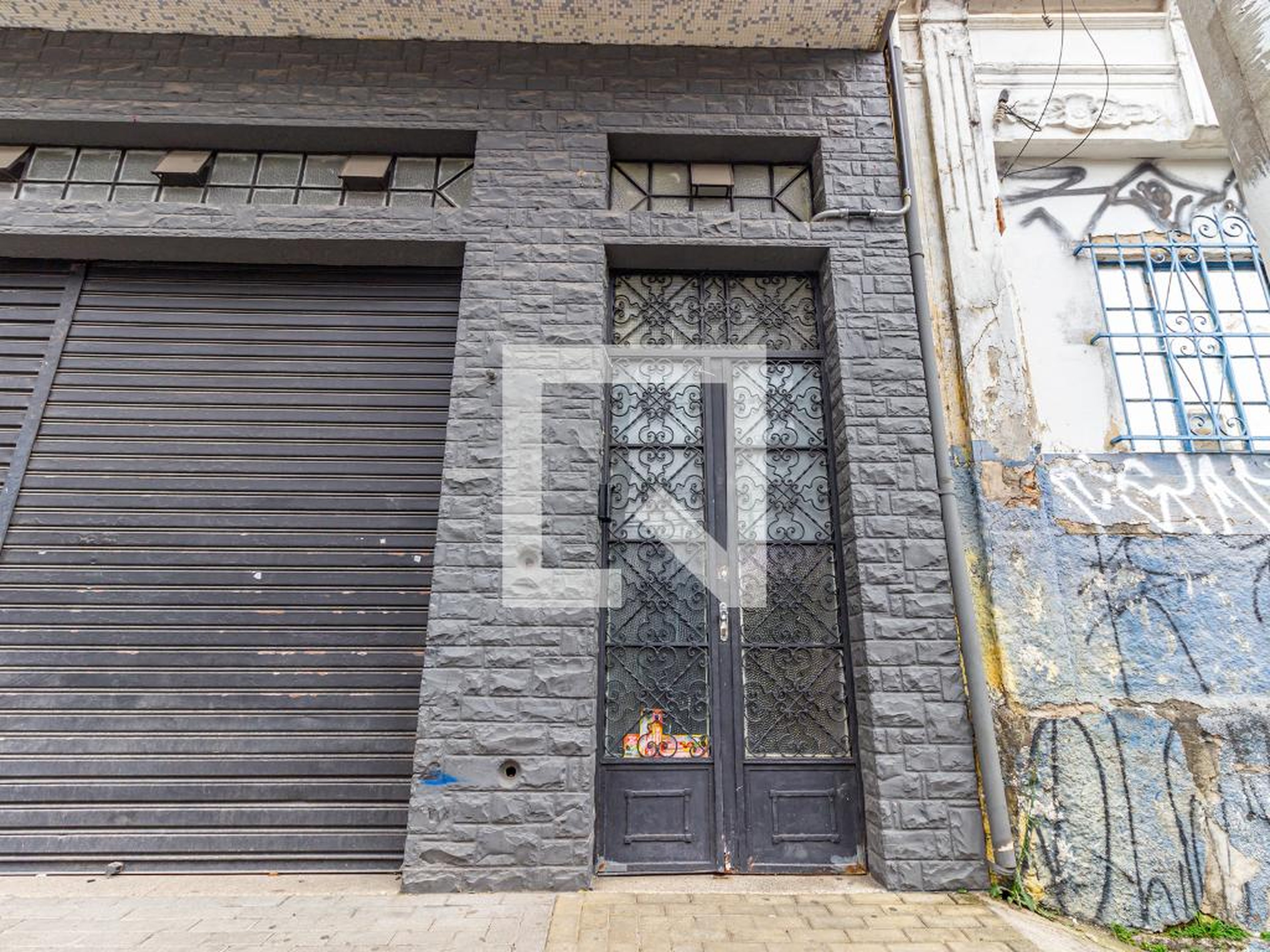 Fachada Condomínio em Rua Coronel Cintra, 69