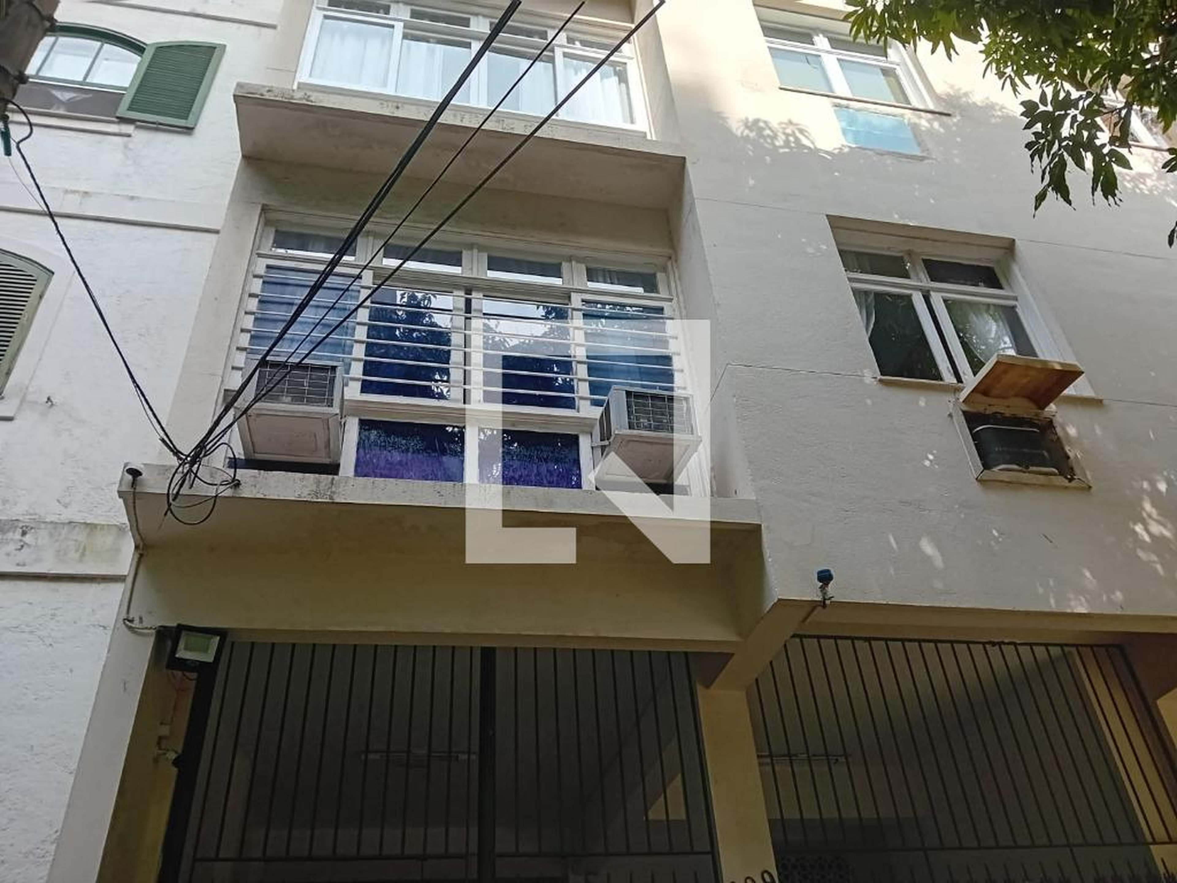 Fachada do Prédio Condomínio em Rua Maria Eugênia, 202