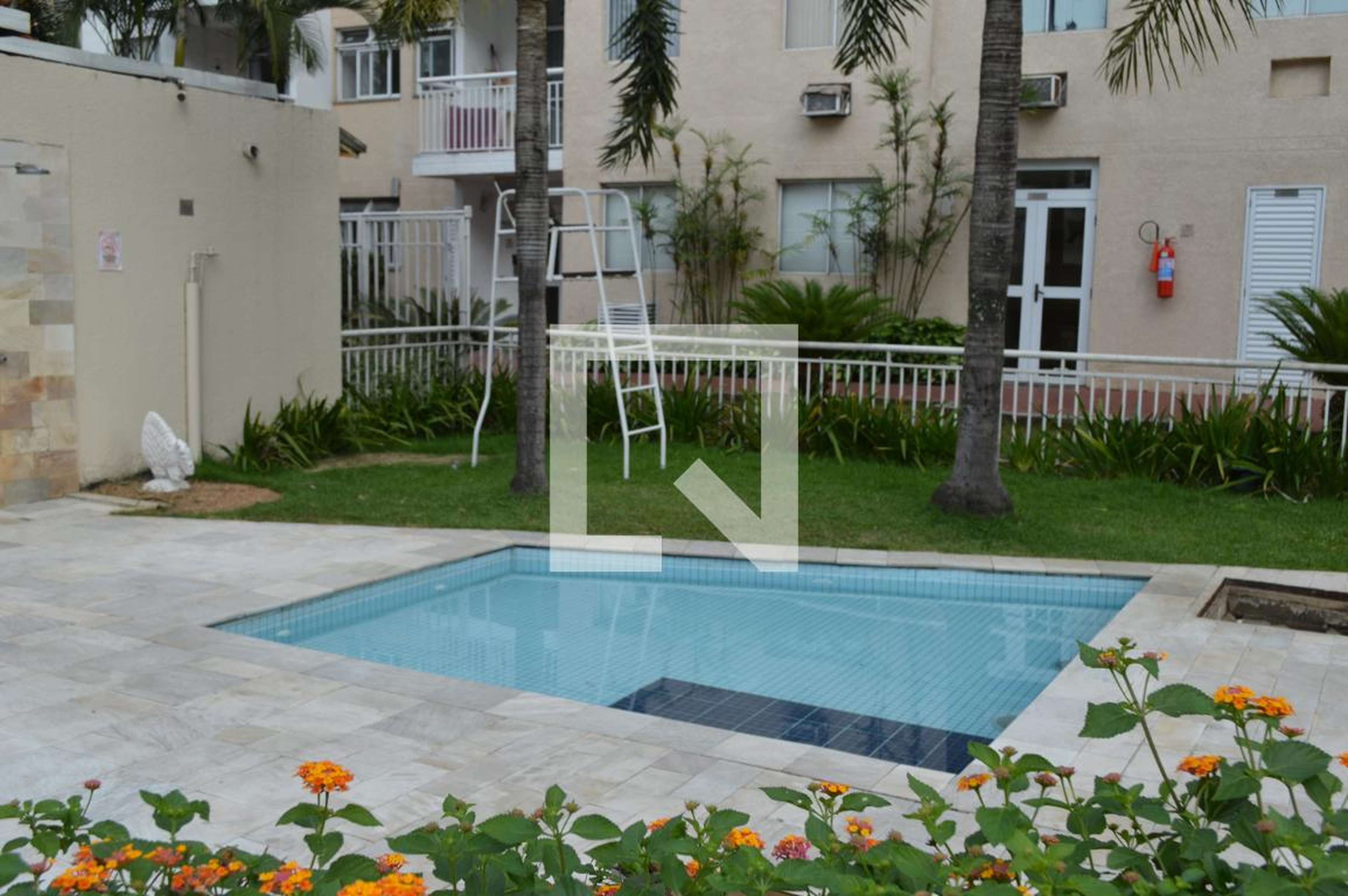 Piscina infantil - Caminhos da Barra