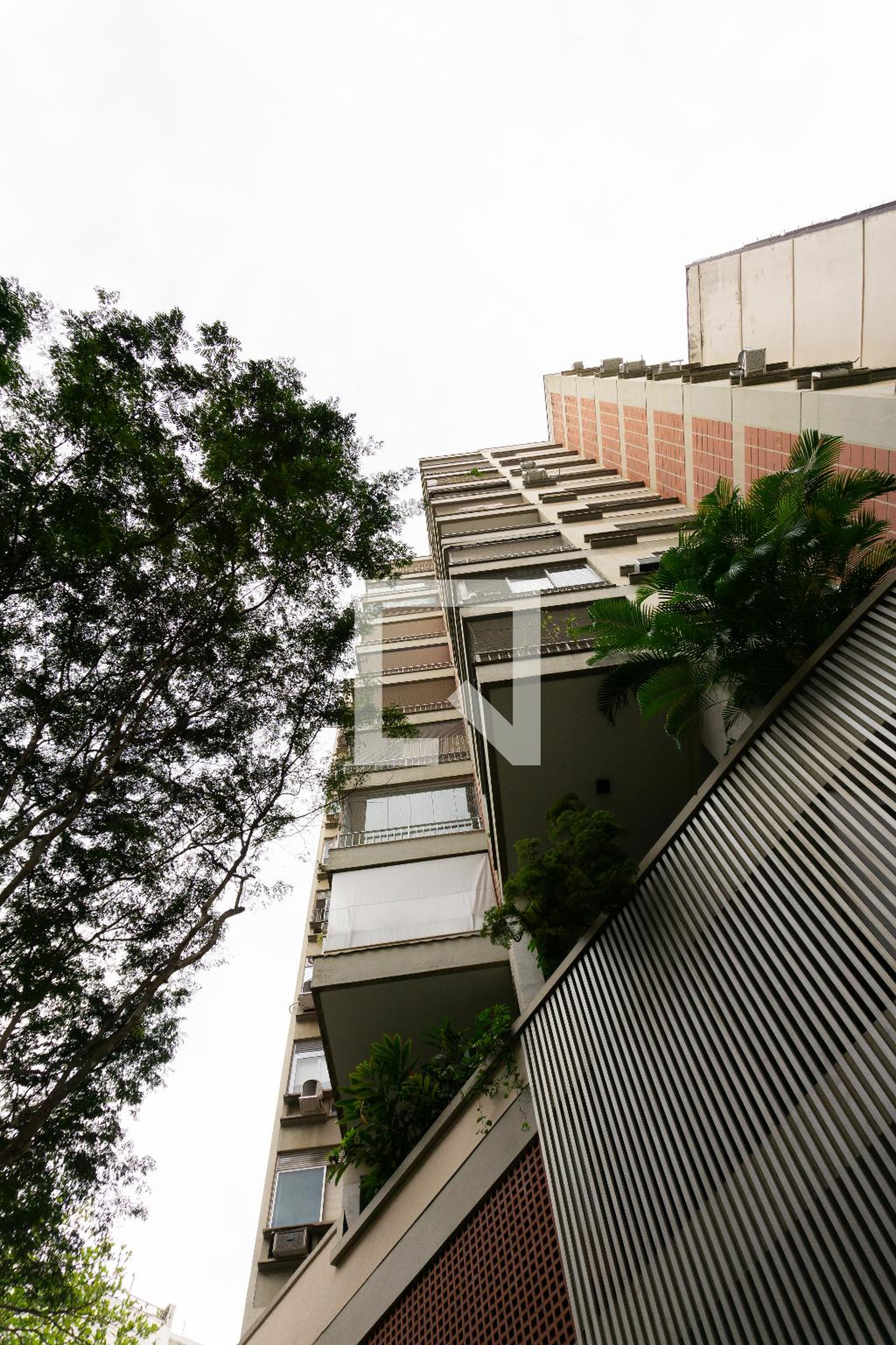 Fachada Condomínio em Rua Senador Euzébio, 19