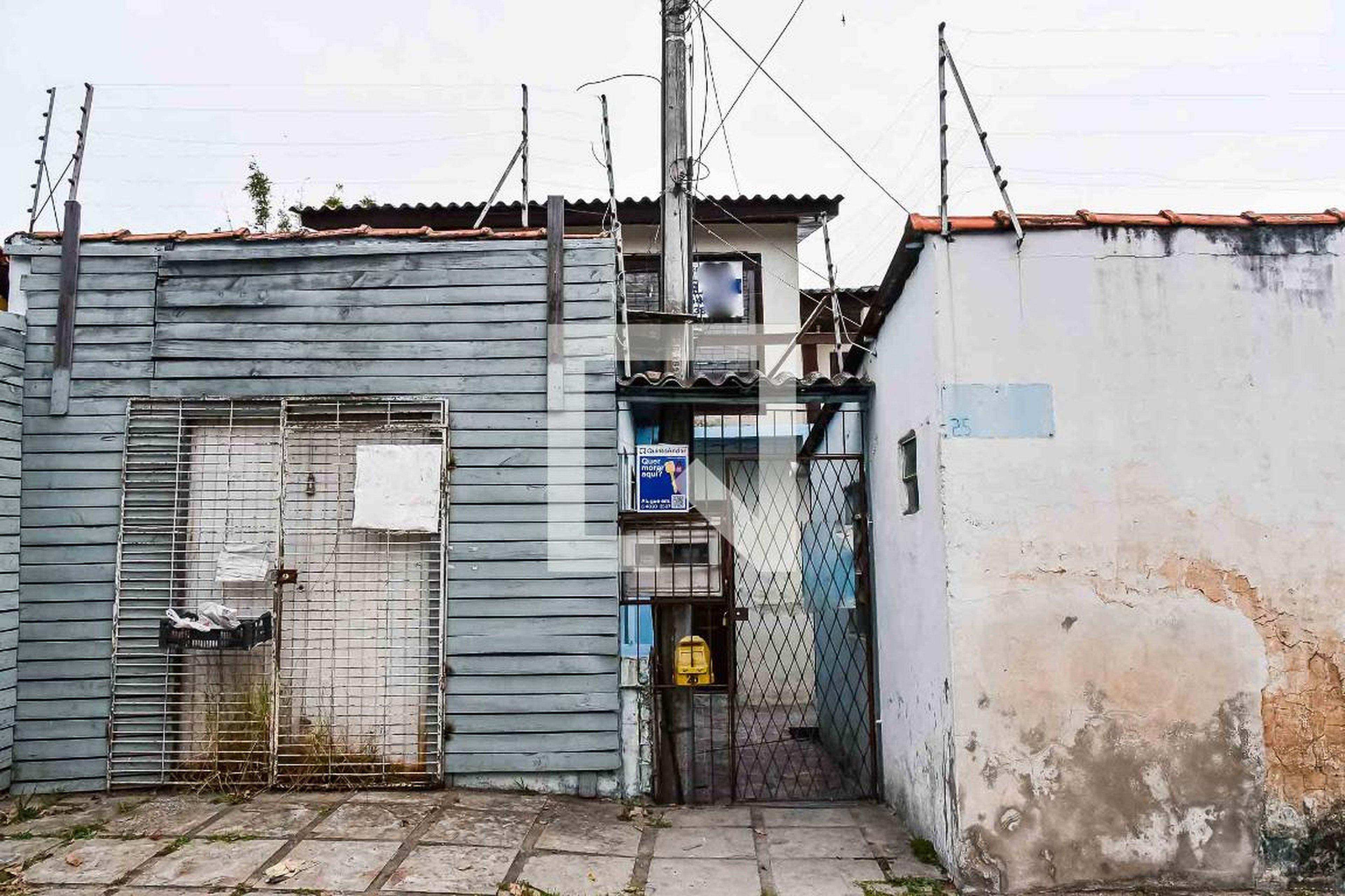 Fachada Condomínio em Avenida Alexandre Luiz, 25