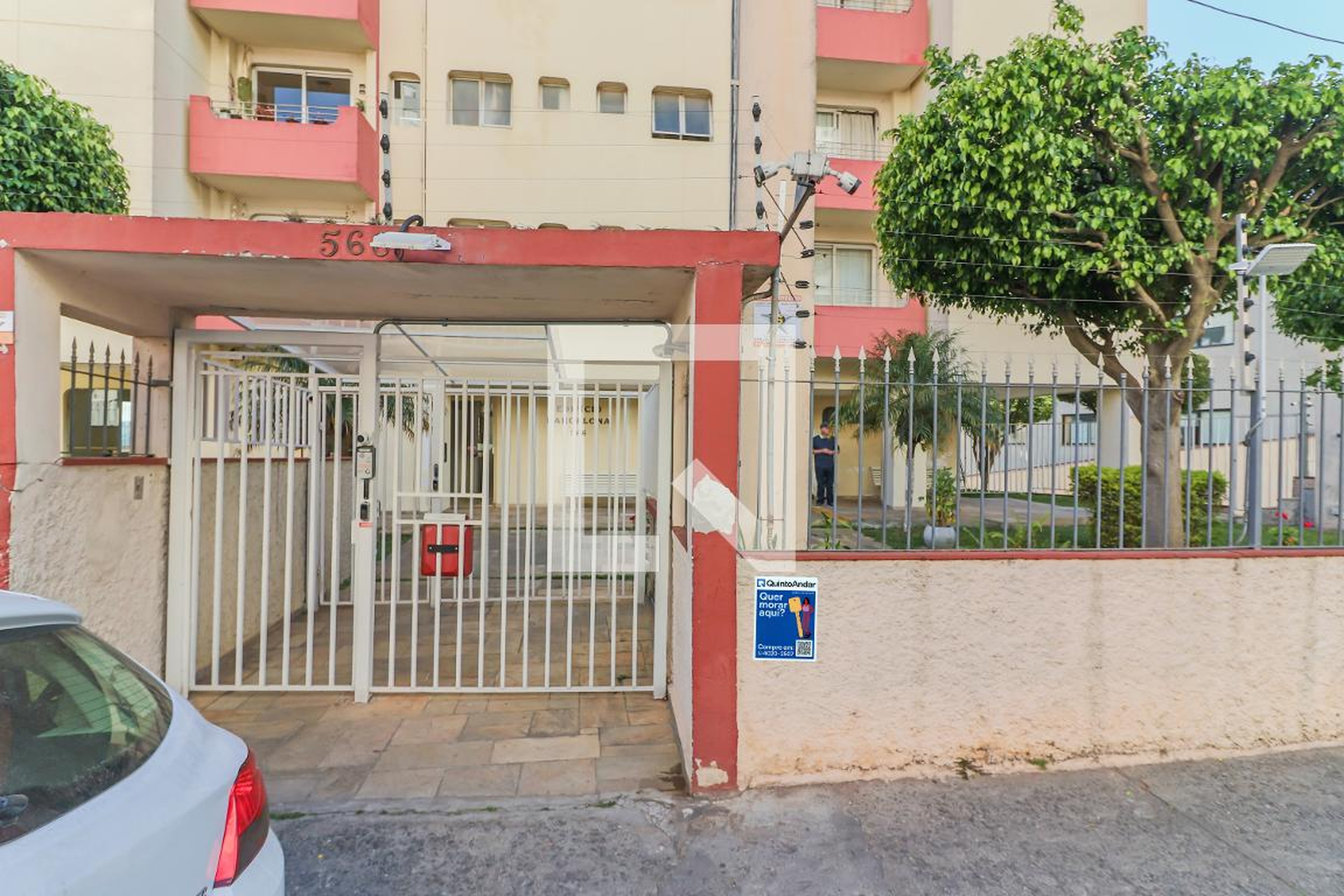 Fachada do Condomínio Condomínio Barcelona