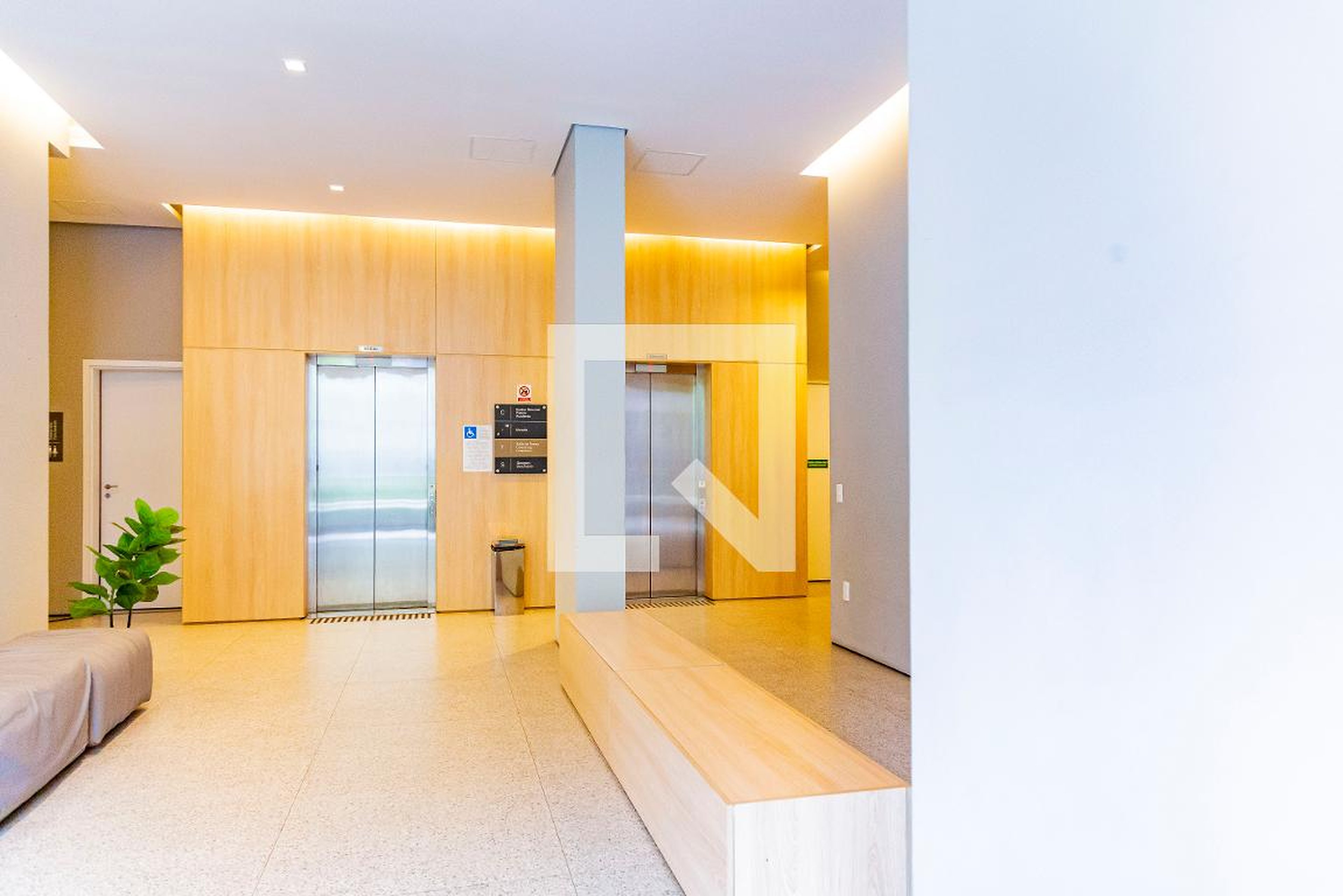 Hall de entrada - You, SP Vila Mariana