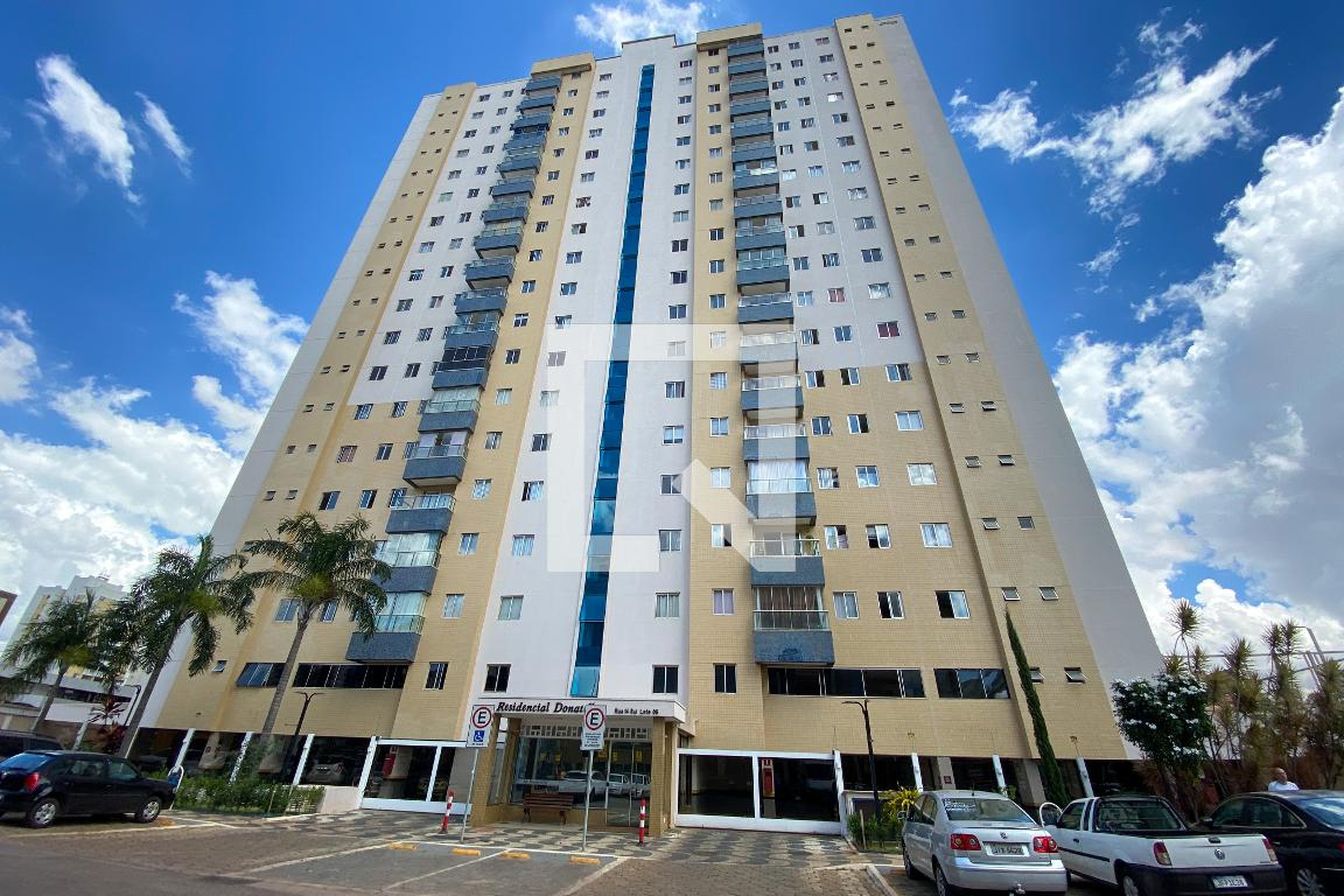 Fachada Condomínio em Rua 14 Sul Lt 05 Ap Ed Donatello, 0