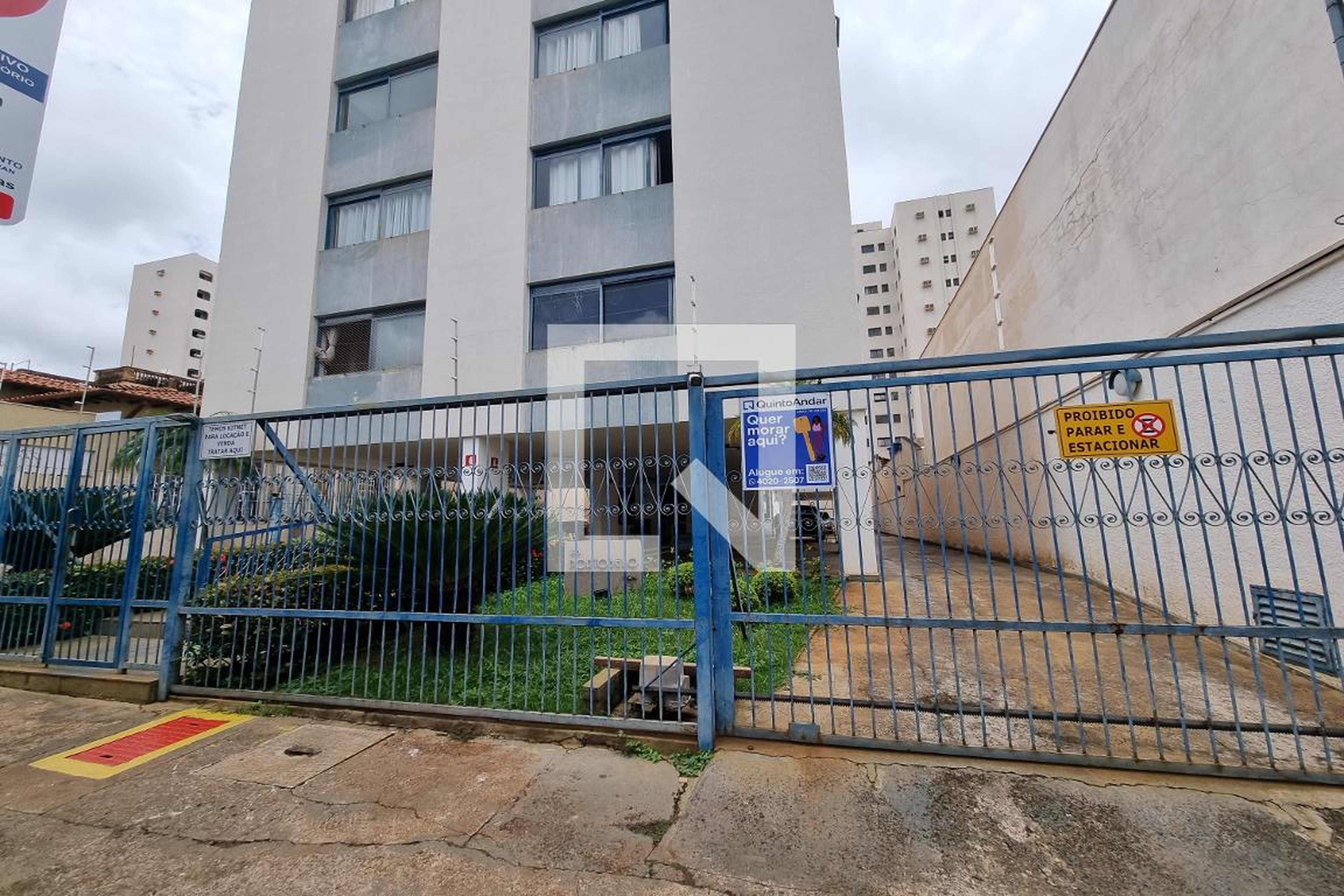 Fachada Condomínio em Rua Américo Brasiliense, 714