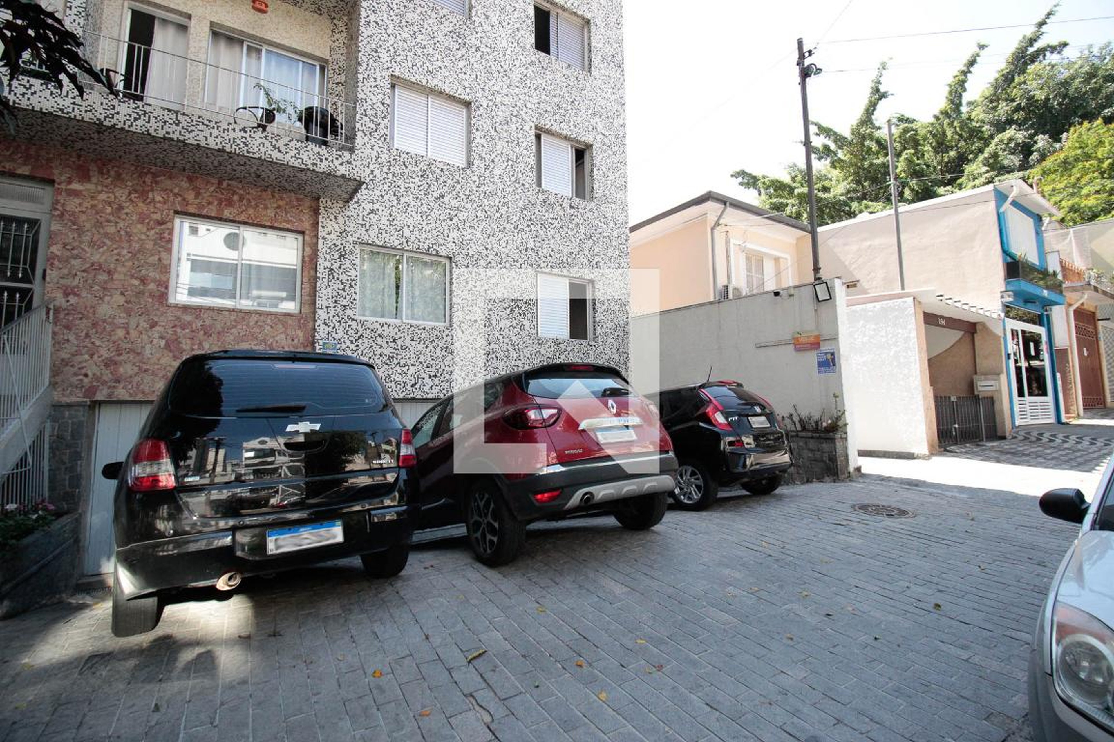 Fachada Condomínio em Rua Baronesa de Itu, 308