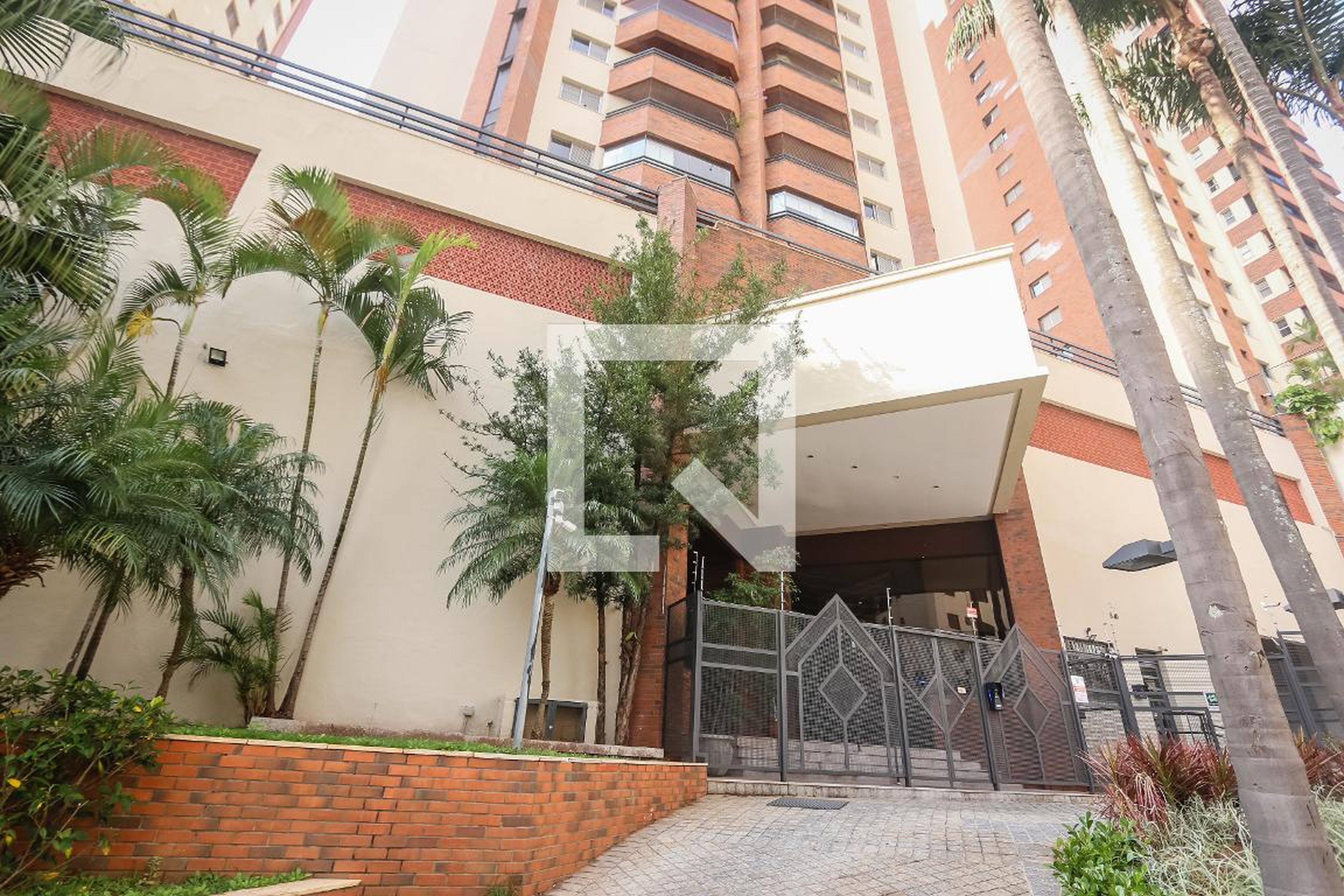 Fachada do Prédio Condomínio Beverly Hills