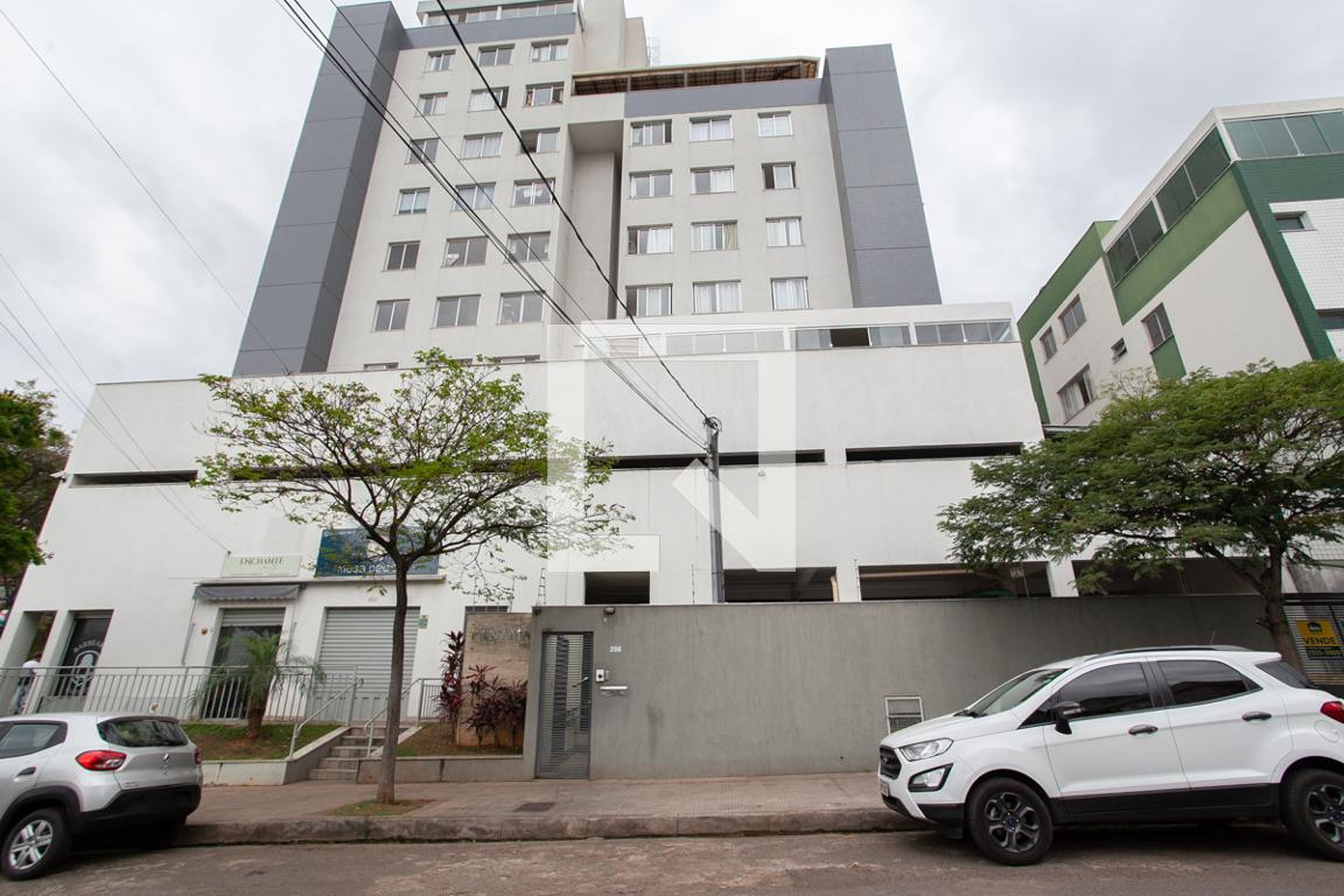 Fachada Condomínio em Rua Maestro George Marinuzi, 298