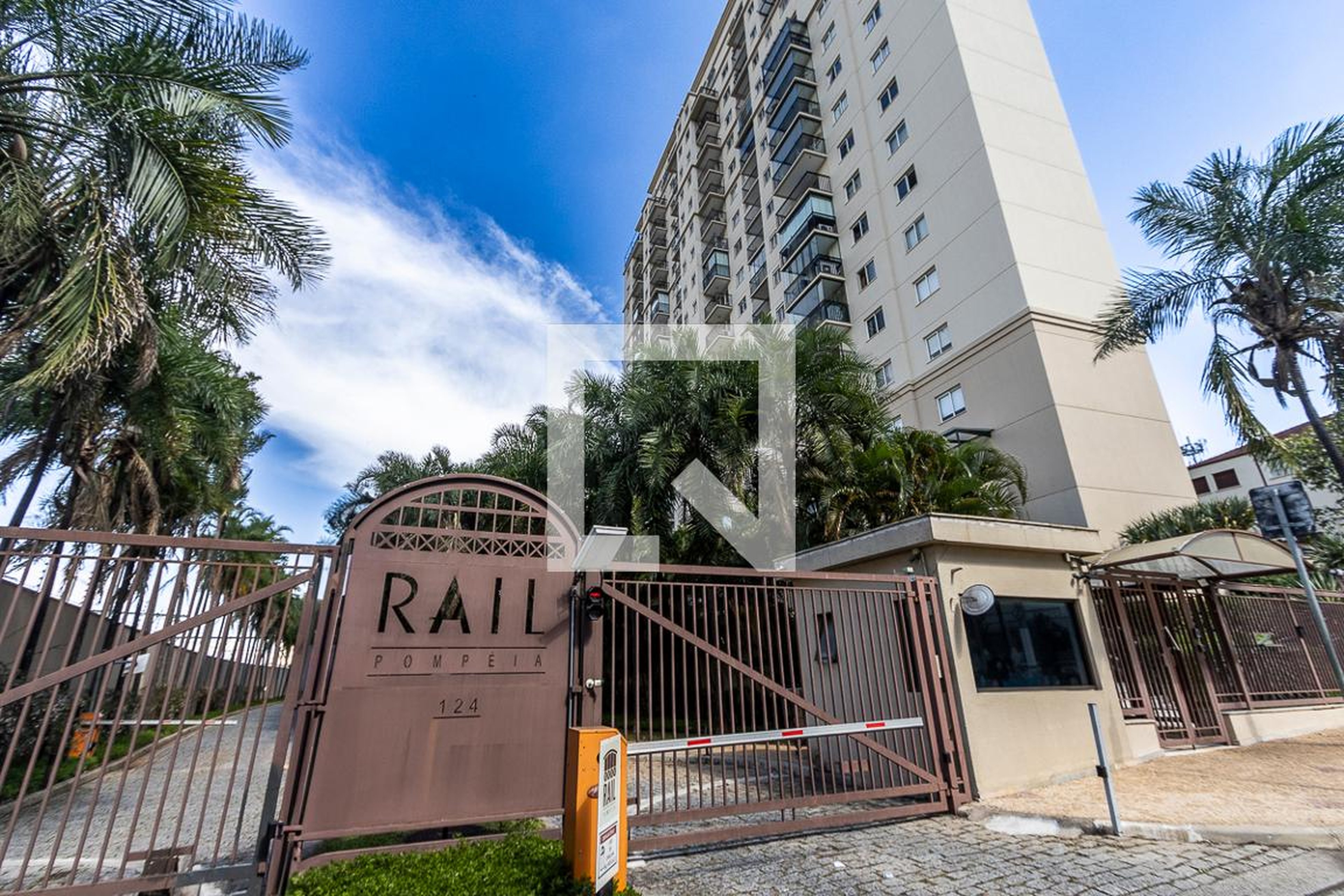 Fachada do Condomínio Condomínio Rail Pompéia