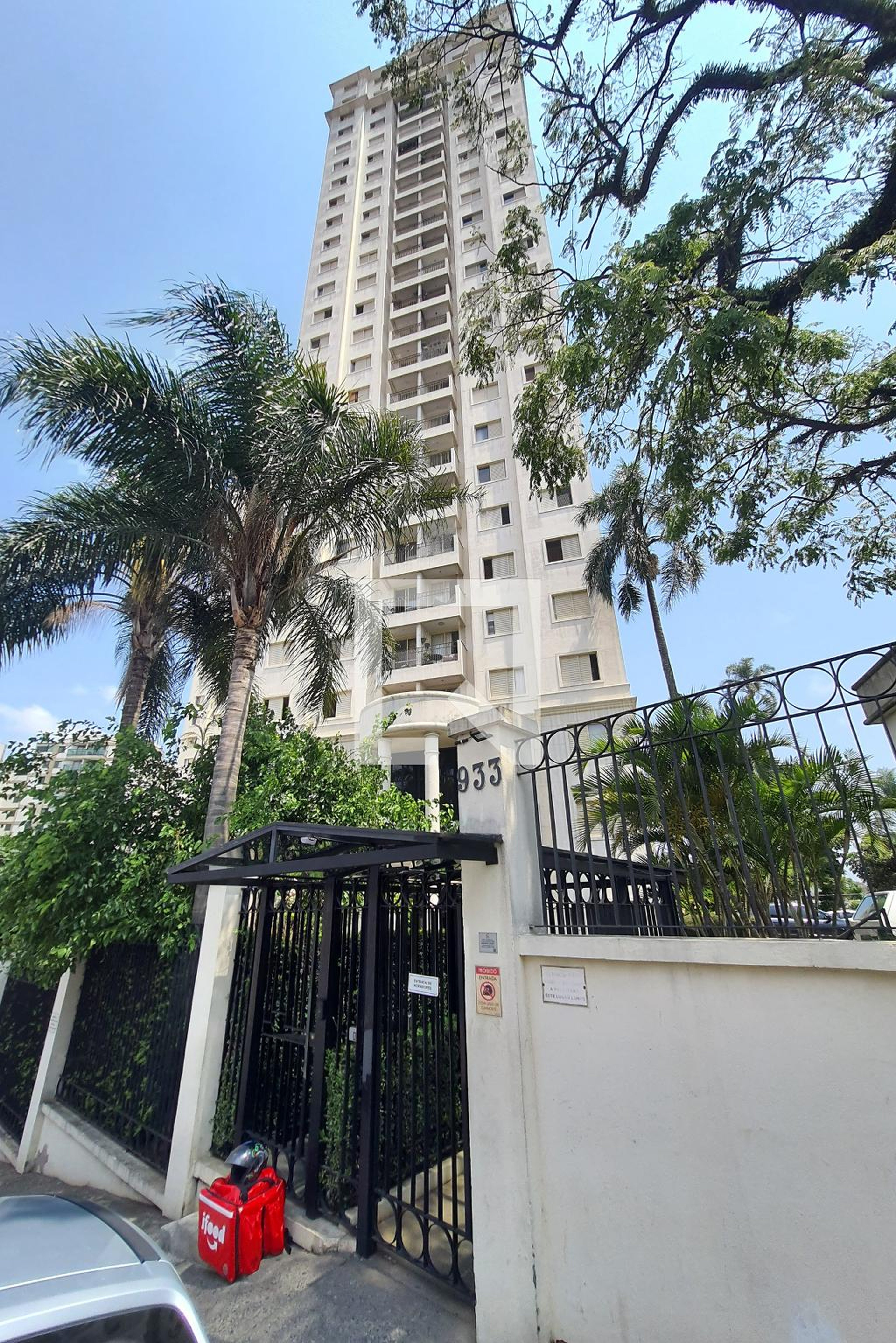 Fachada Condomínio em Avenida Zumkeller, S/N