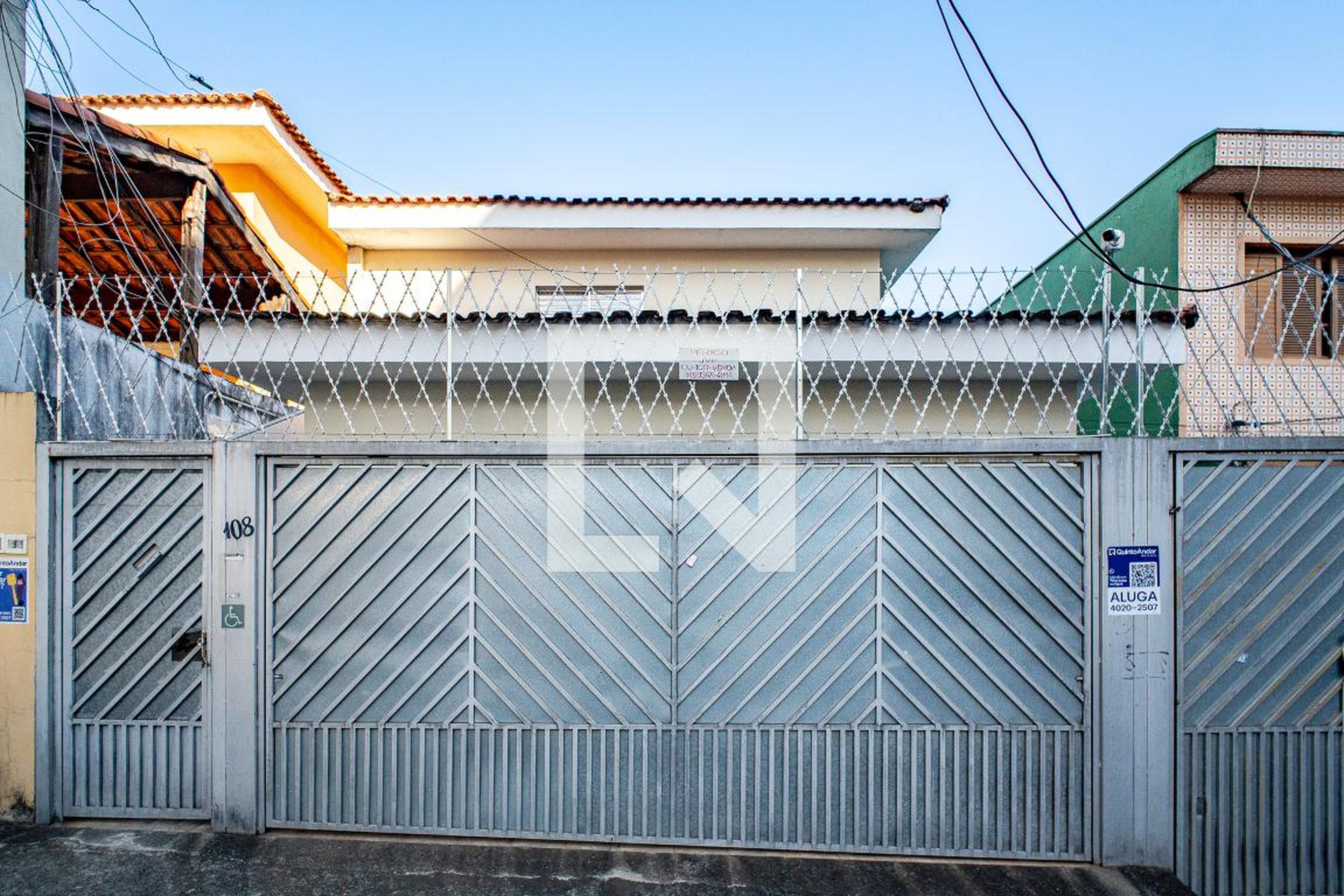 Fachada Condomínio Rua Coronel Ferreira Leal