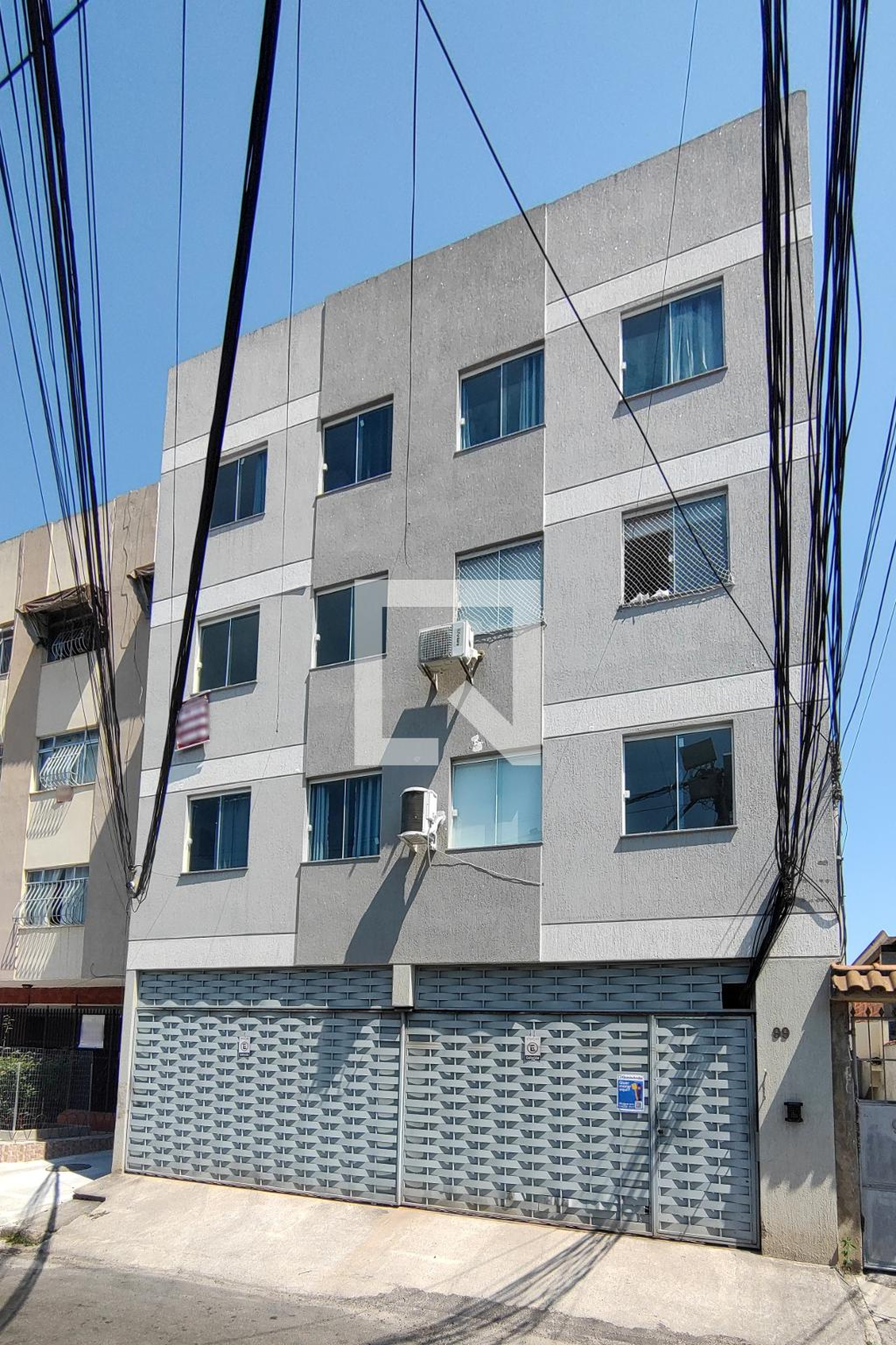 Fachada do Prédio Condomínio em Rua Adolfo Saldanha, 99
