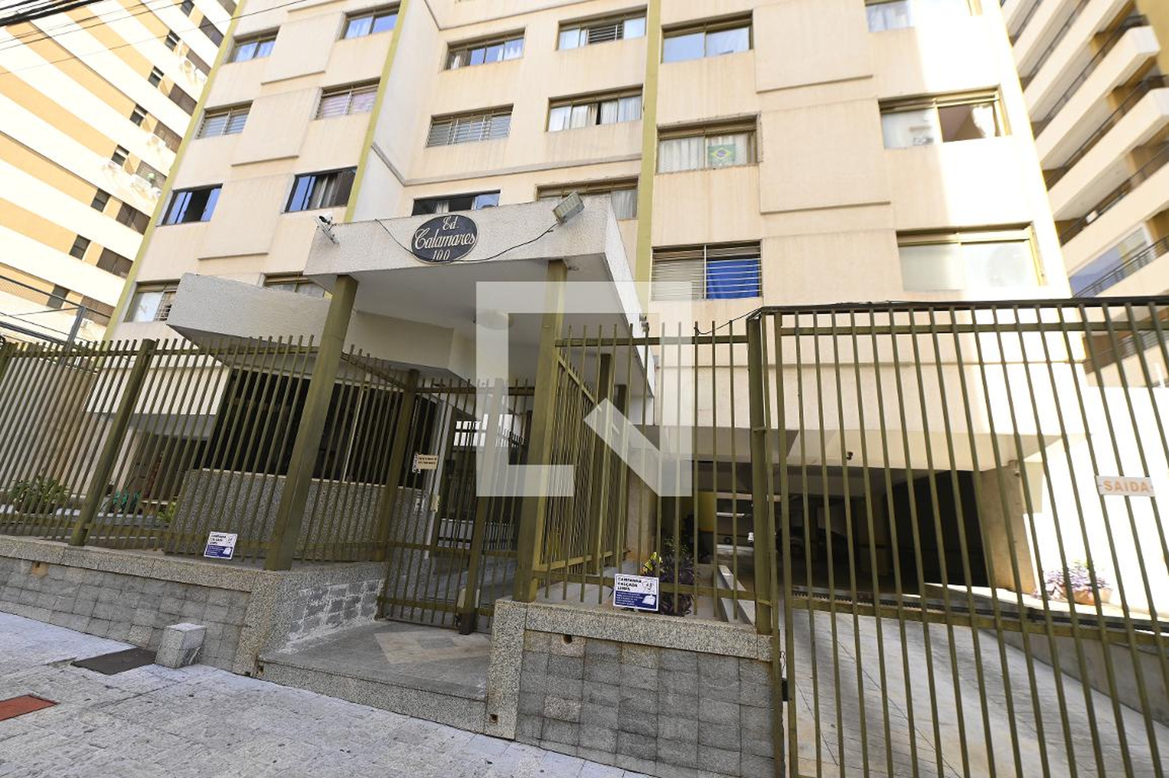 Fachada Condomínio em Rua 31, 31