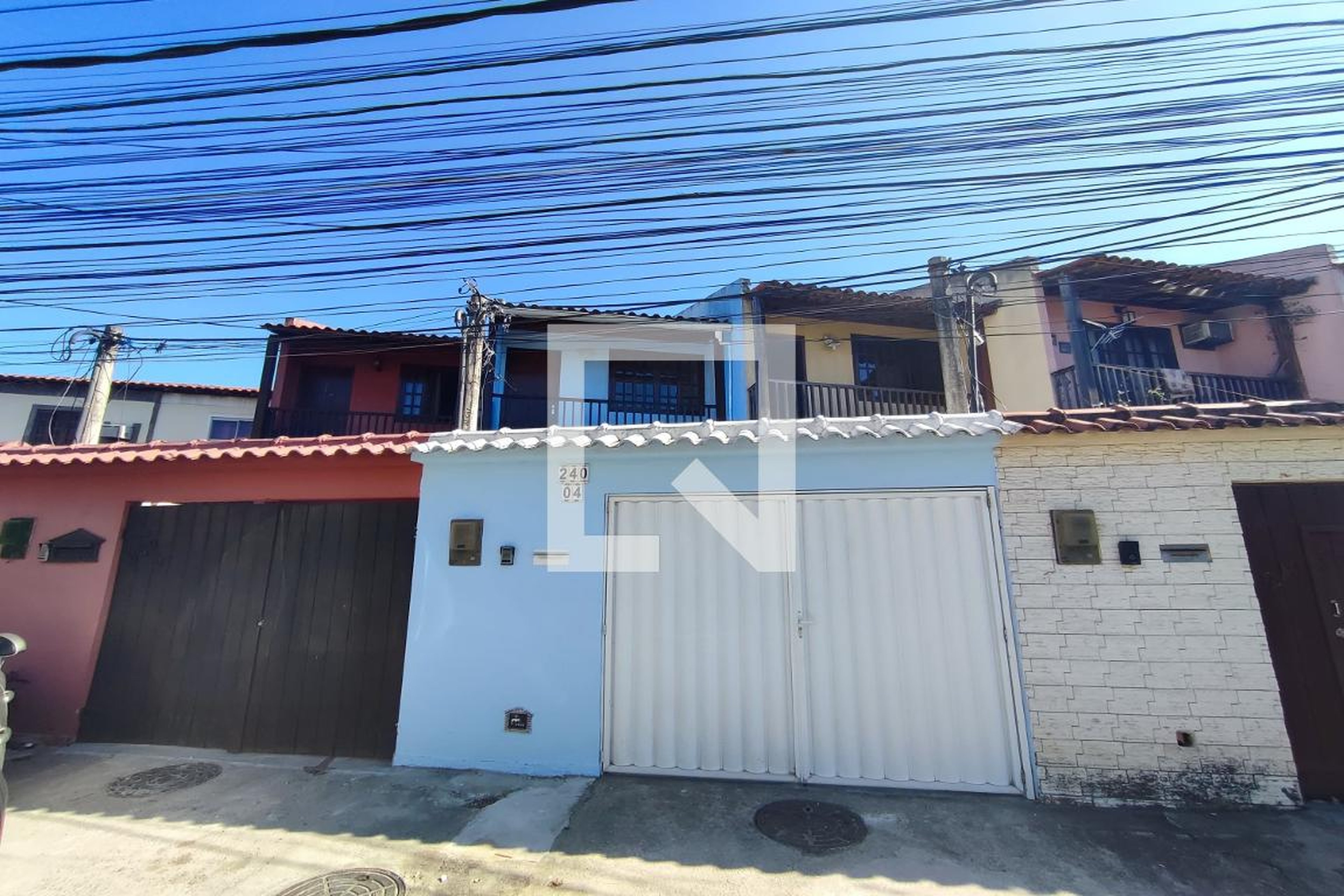 Fachada Condomínio em Rua Ourém, 240