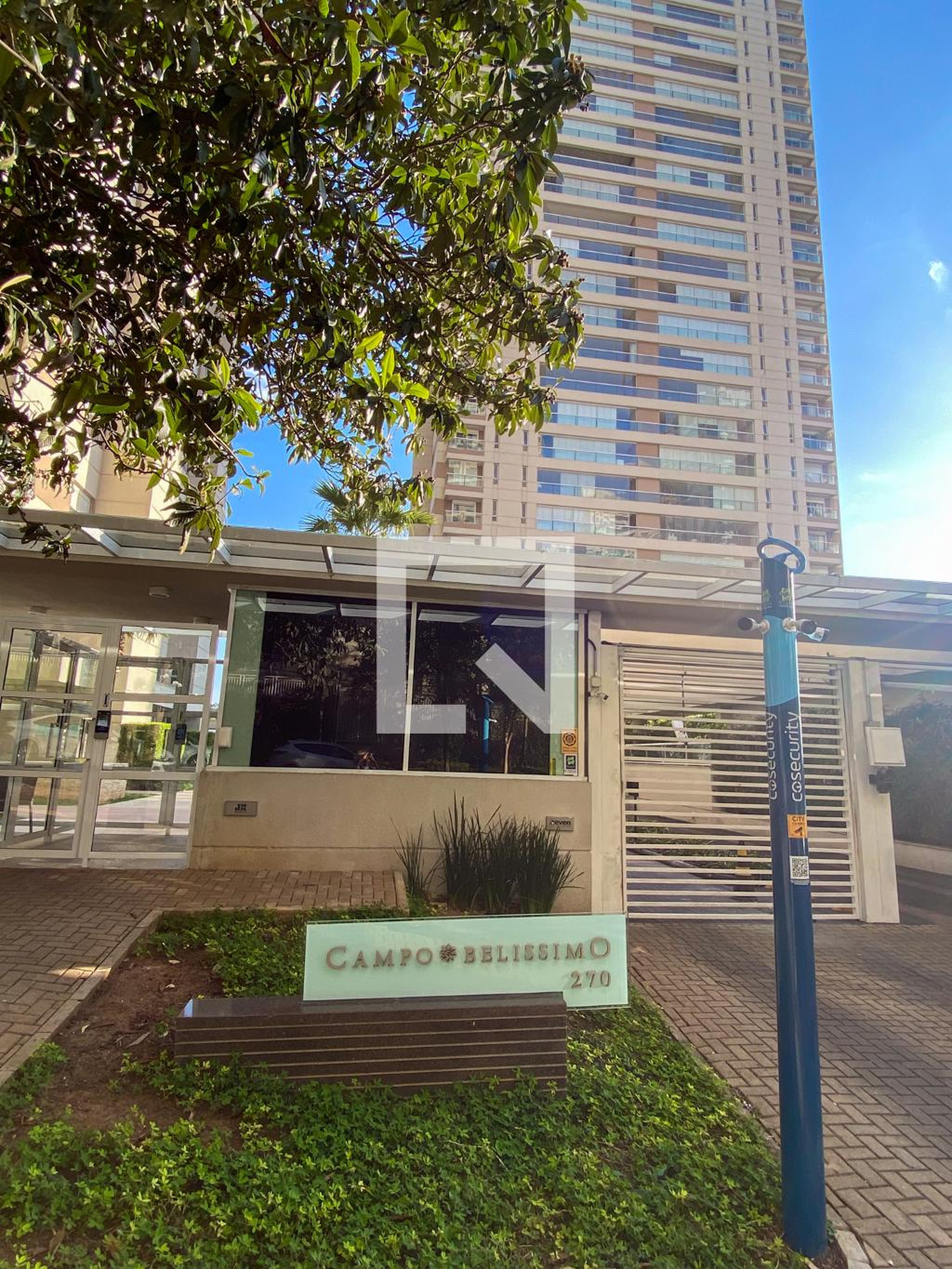 Fachada Condomínio em Rua Volta Redonda, 260