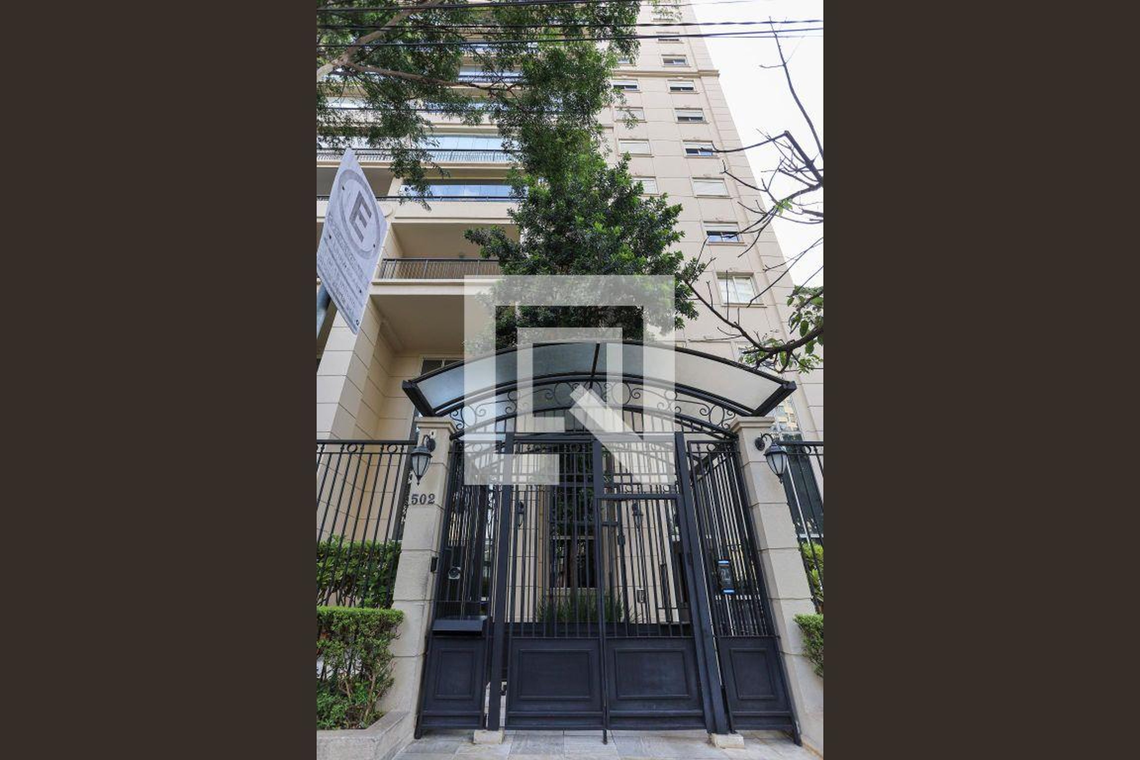 Fachada do Prédio Condomínio Le Crillon