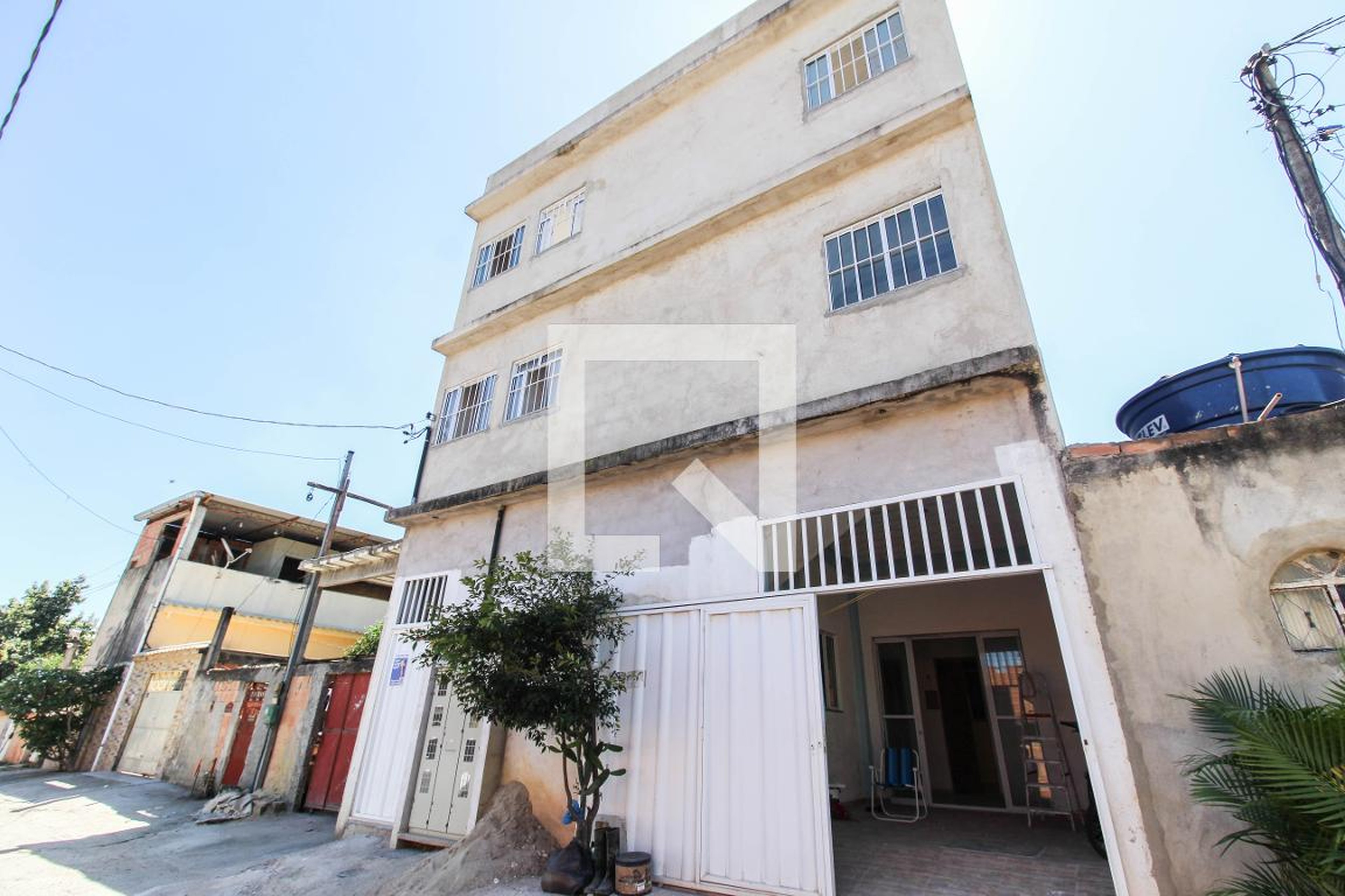 Fachada Condomínio em Rua Esperança, 9