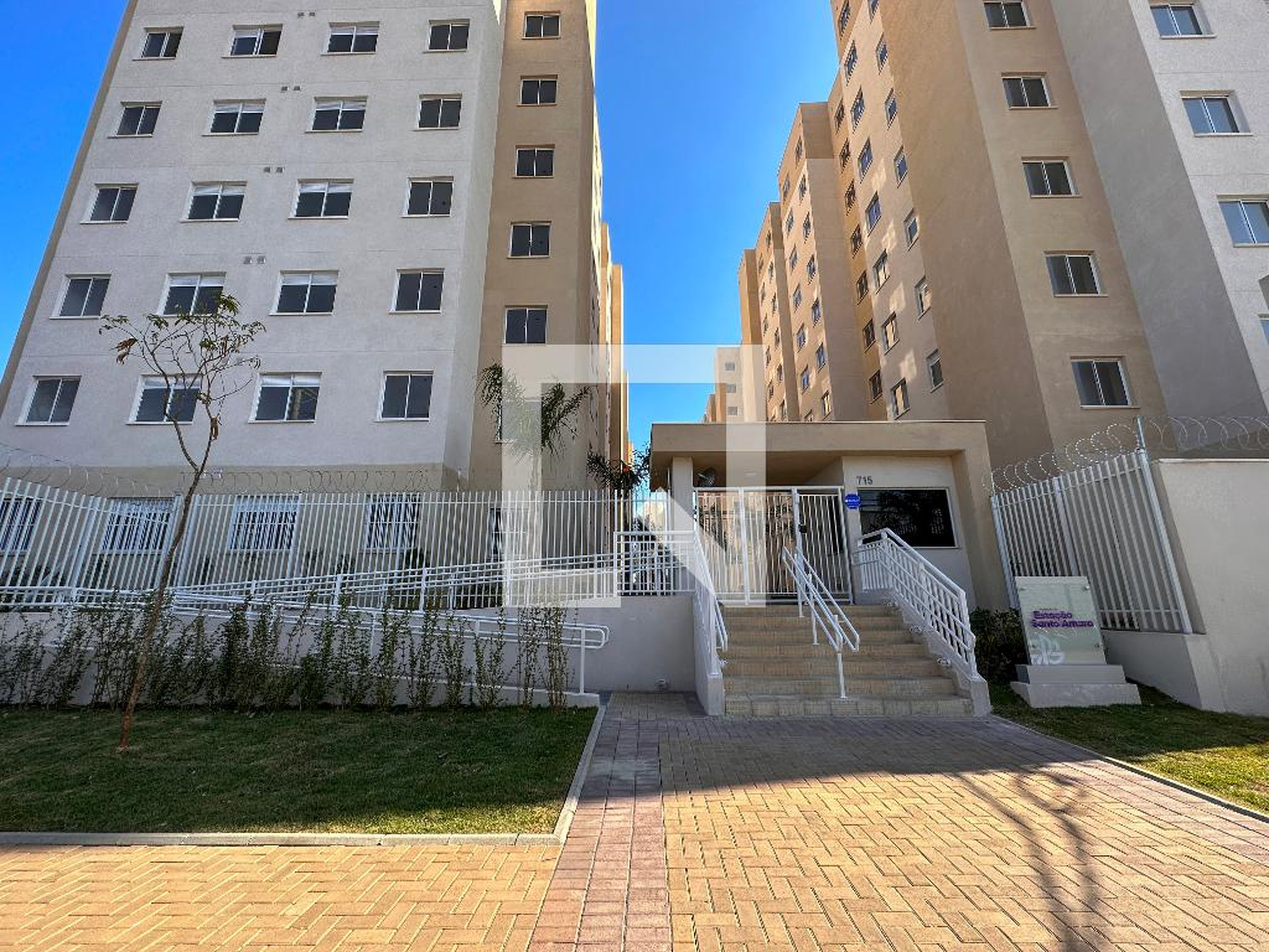 Fachada Condomínio em Rua Ferreira Viana, 308