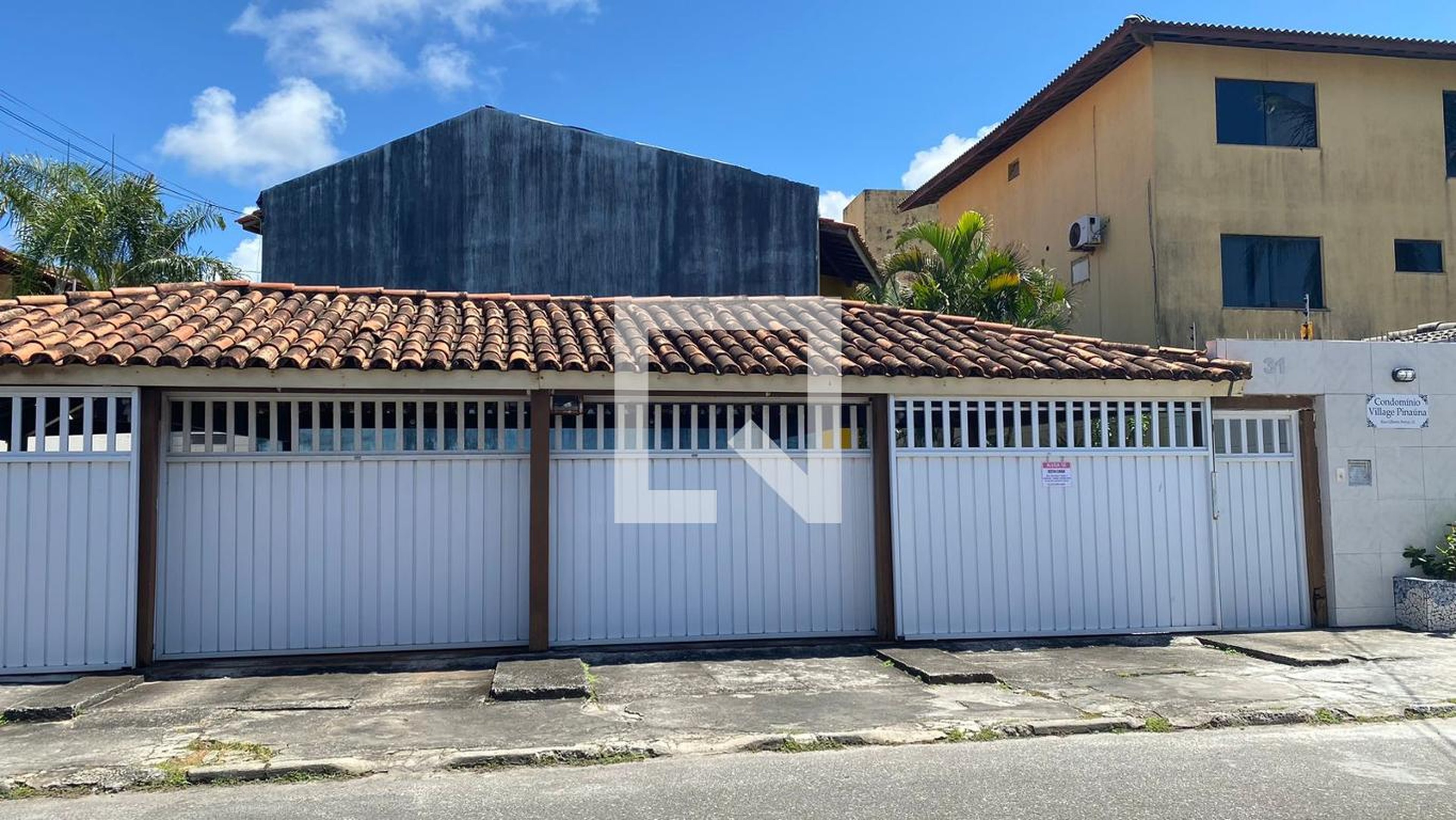 Fachada Condomínio em Rua Gilberto Freyre, 31