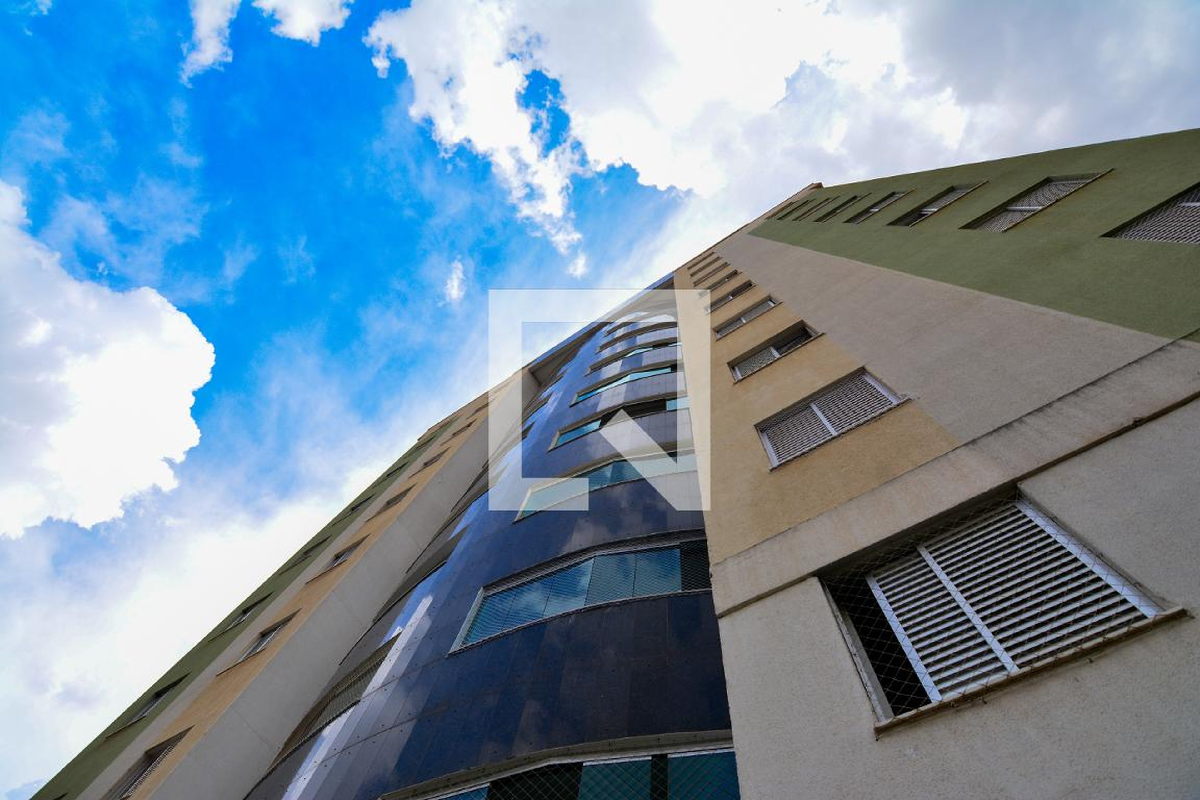 Fachada Condomínio em Rua Bela Vista, 61