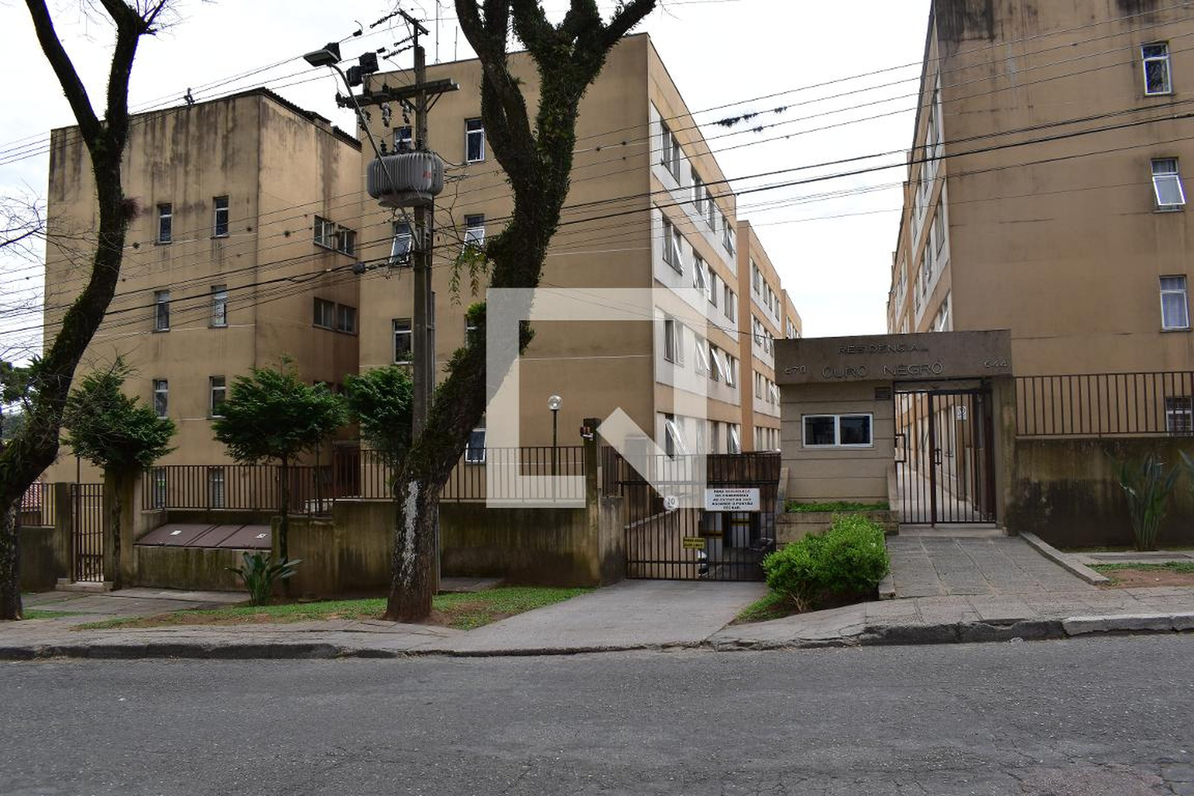 Fachada do condomínio Condomínio Conjunto Residencial Ouro Negro