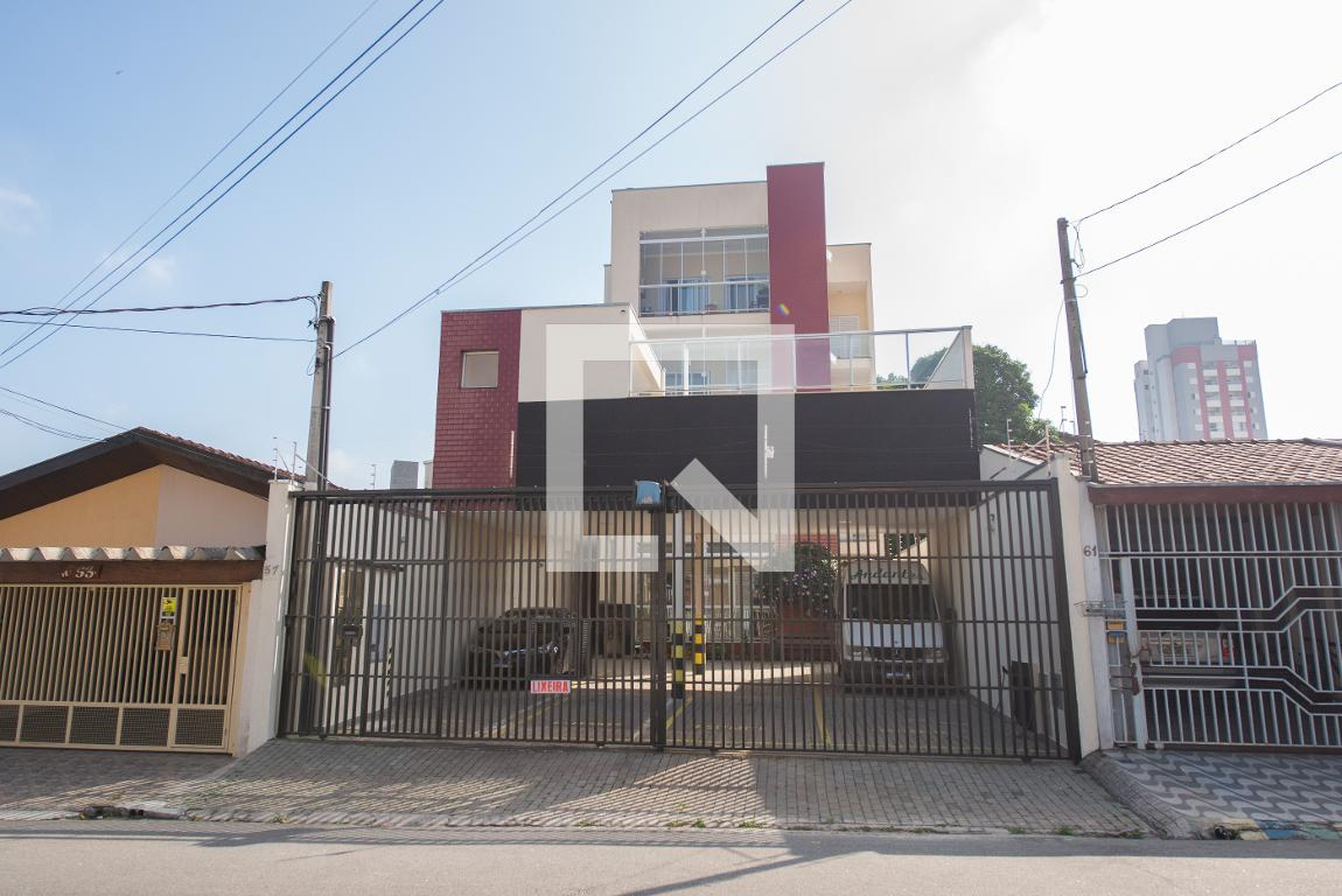 Fachada do Prédio Condomínio em Rua Paulo Setúbal, 57