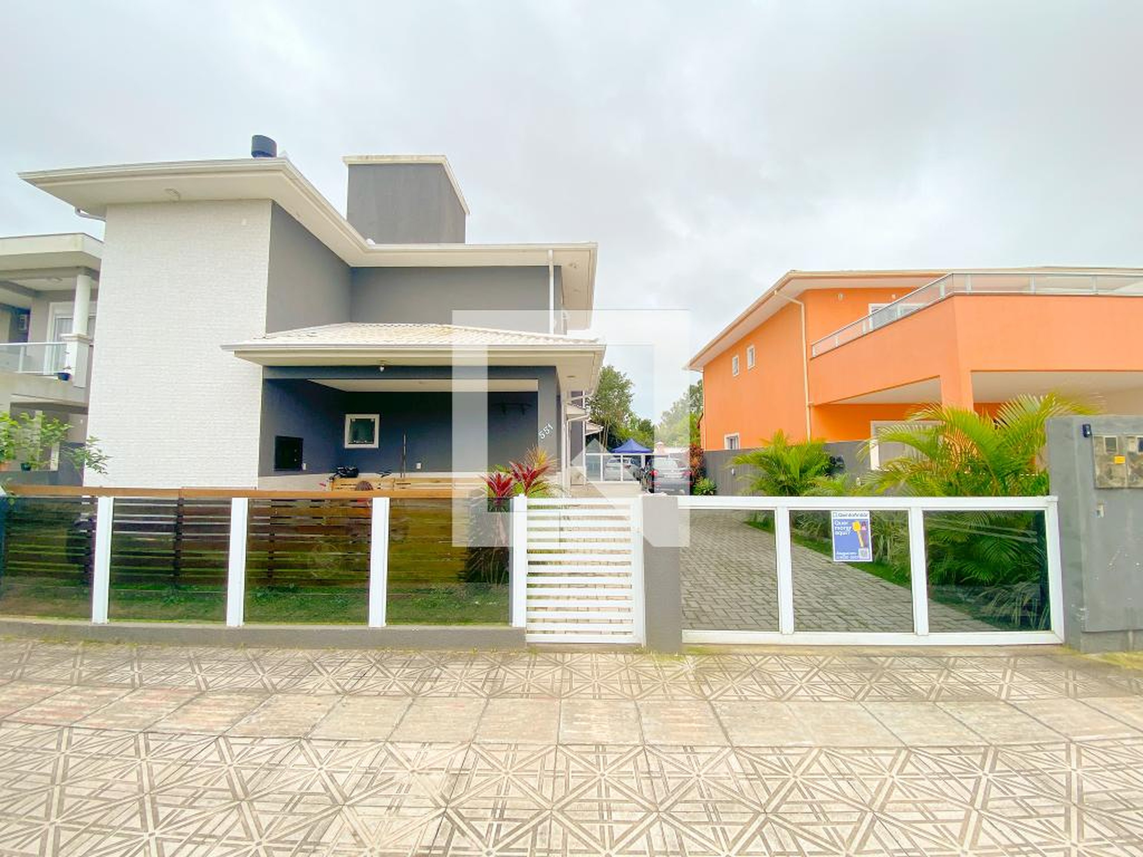 Fachada Condomínio em Rua Fernando Bauther da Silva, 551