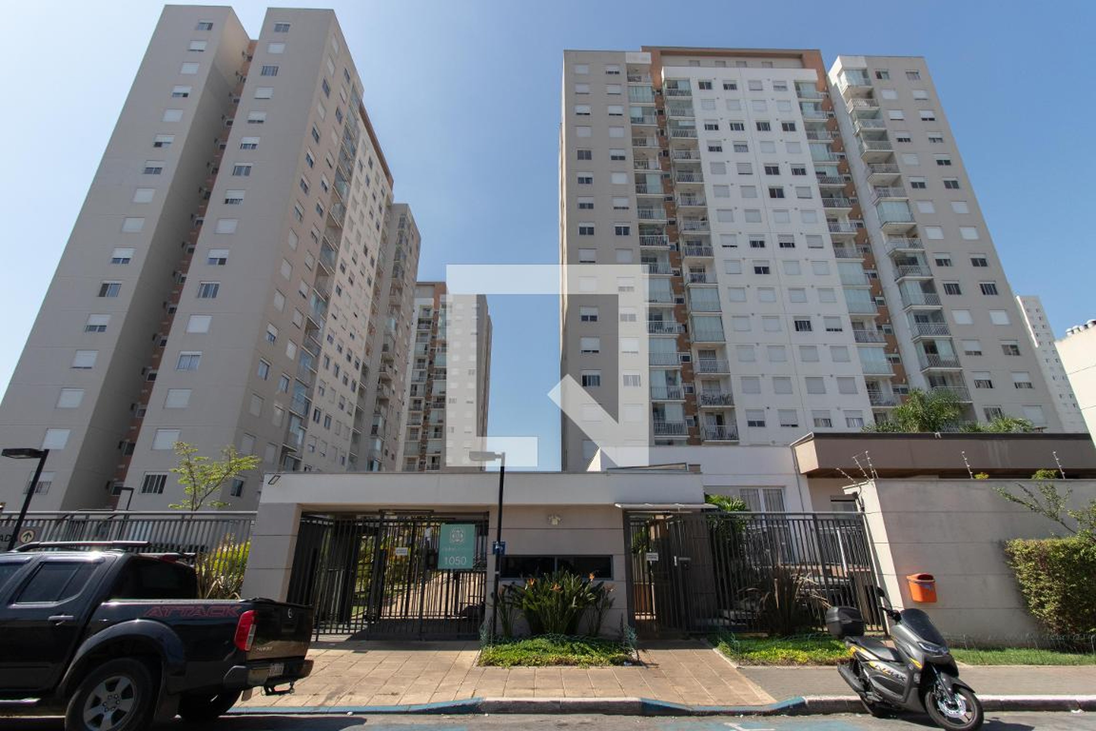 Fachada Condomínio em Rua Itaúna, 1052