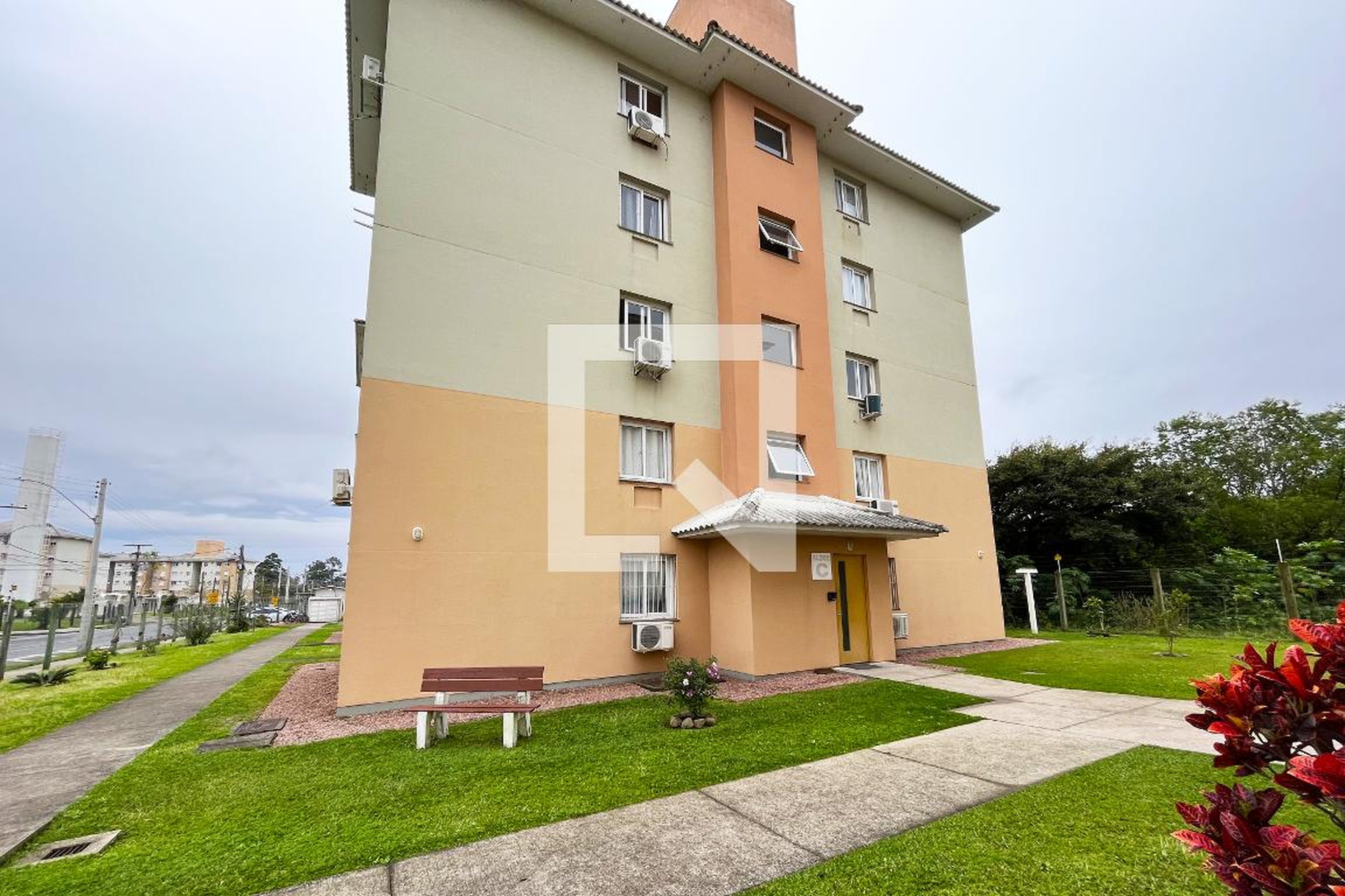 Fachada Condomínio em Avenida Edgar Píres de Castro, 212