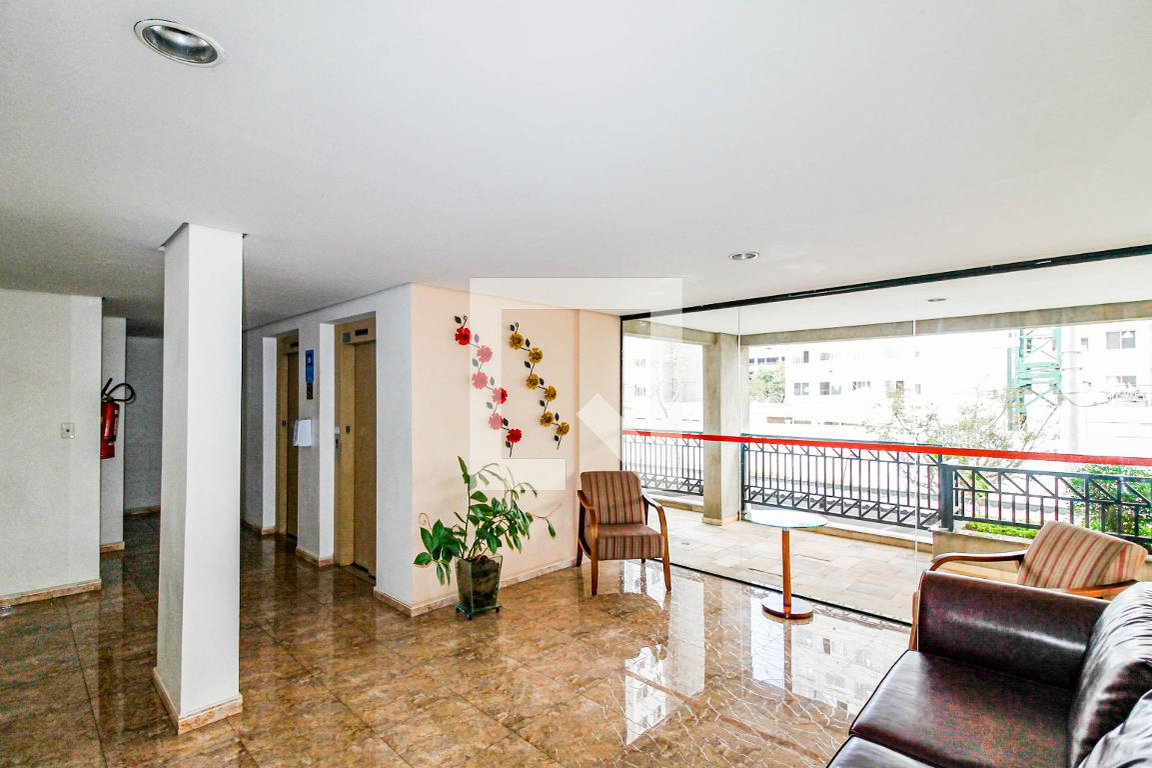 Hall - Plaza de Sevilha